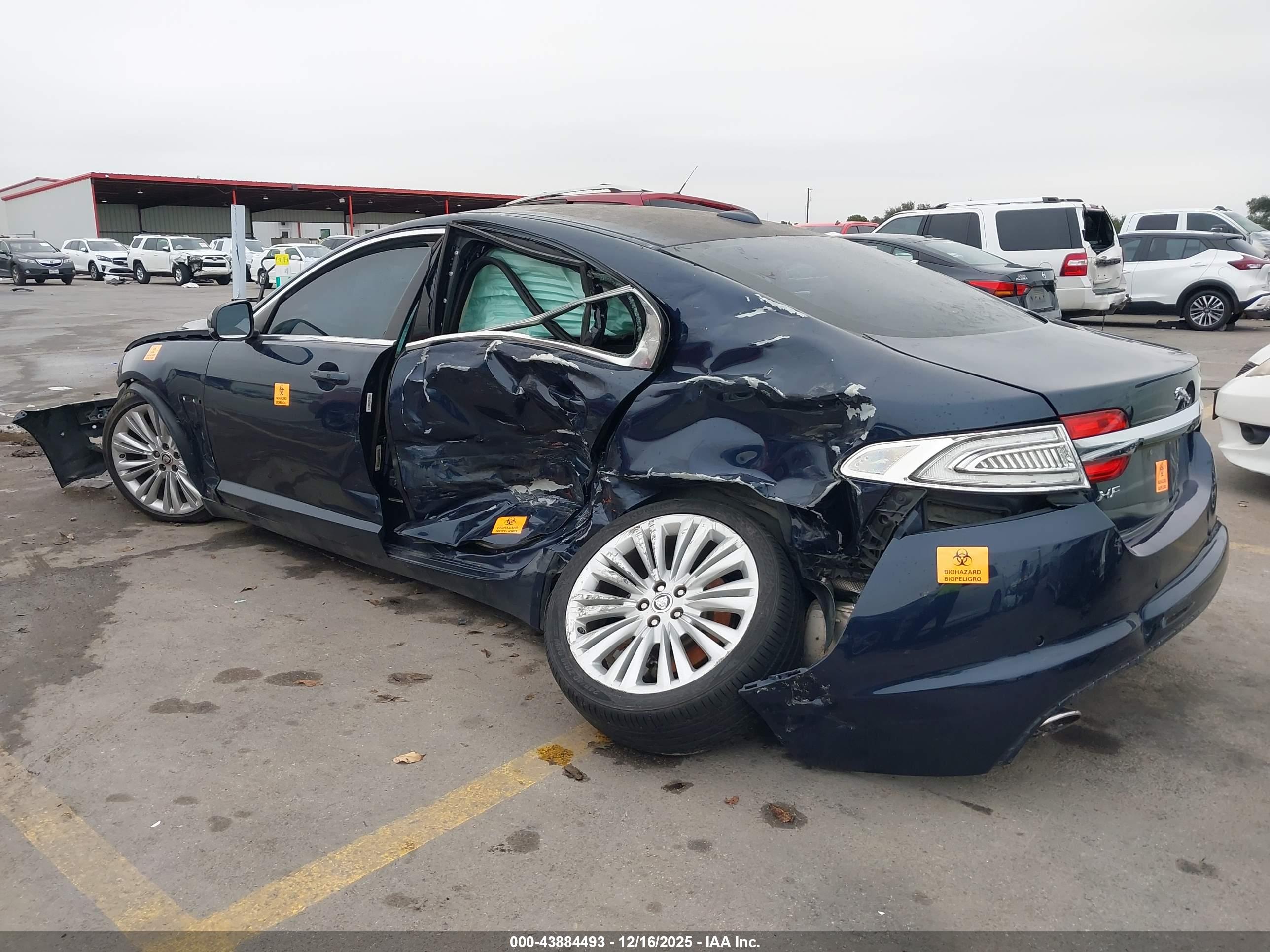 JAGUAR XF image 3