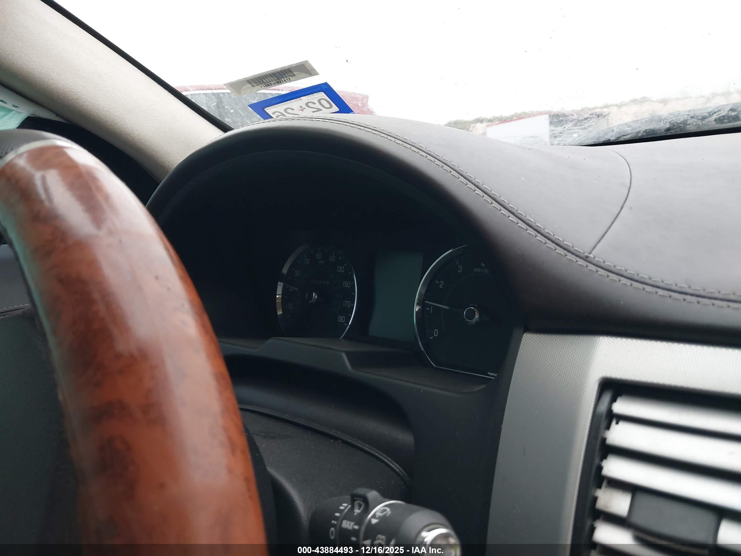 JAGUAR XF image 7