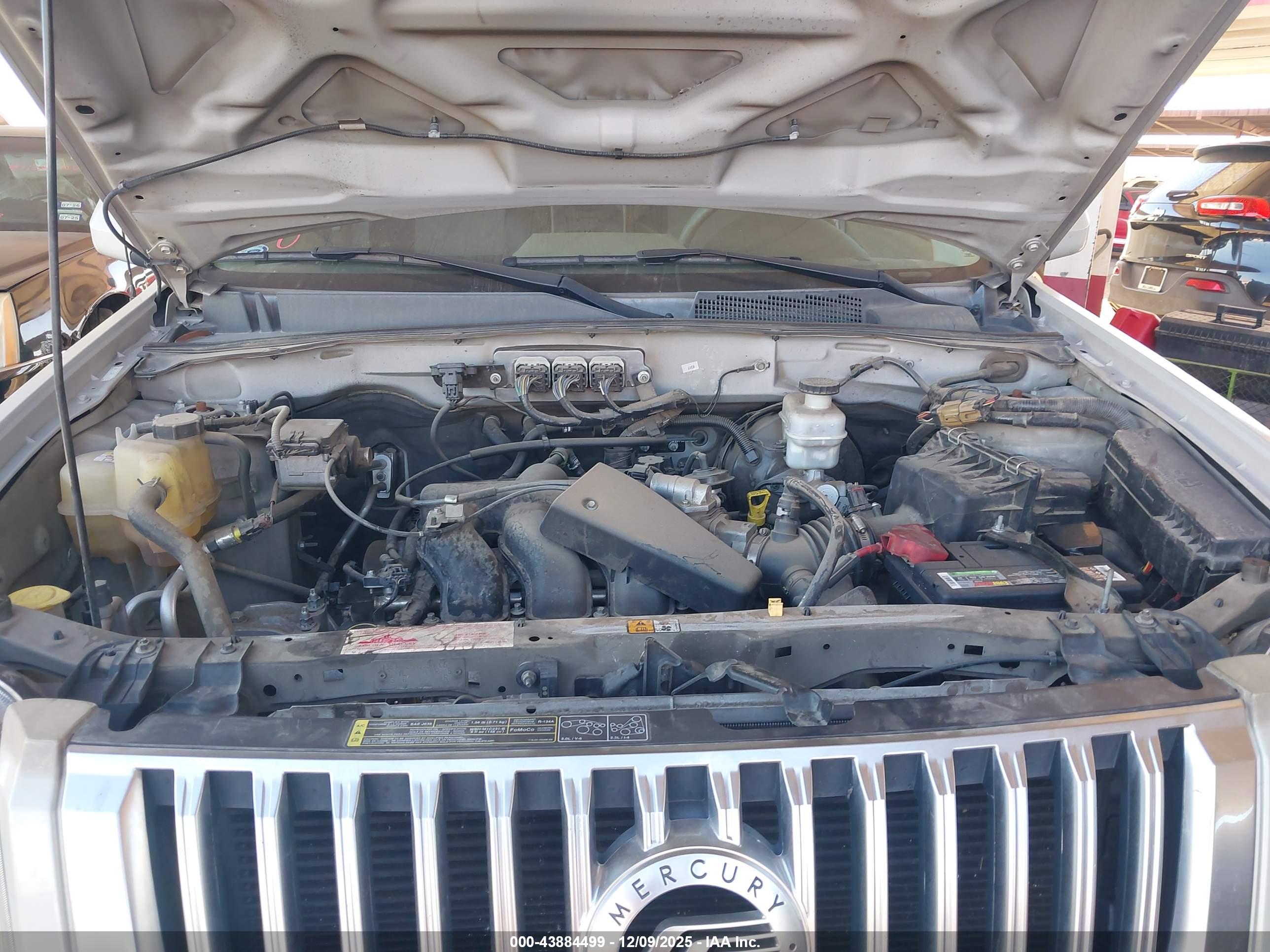 MERCURY MARINER image 10