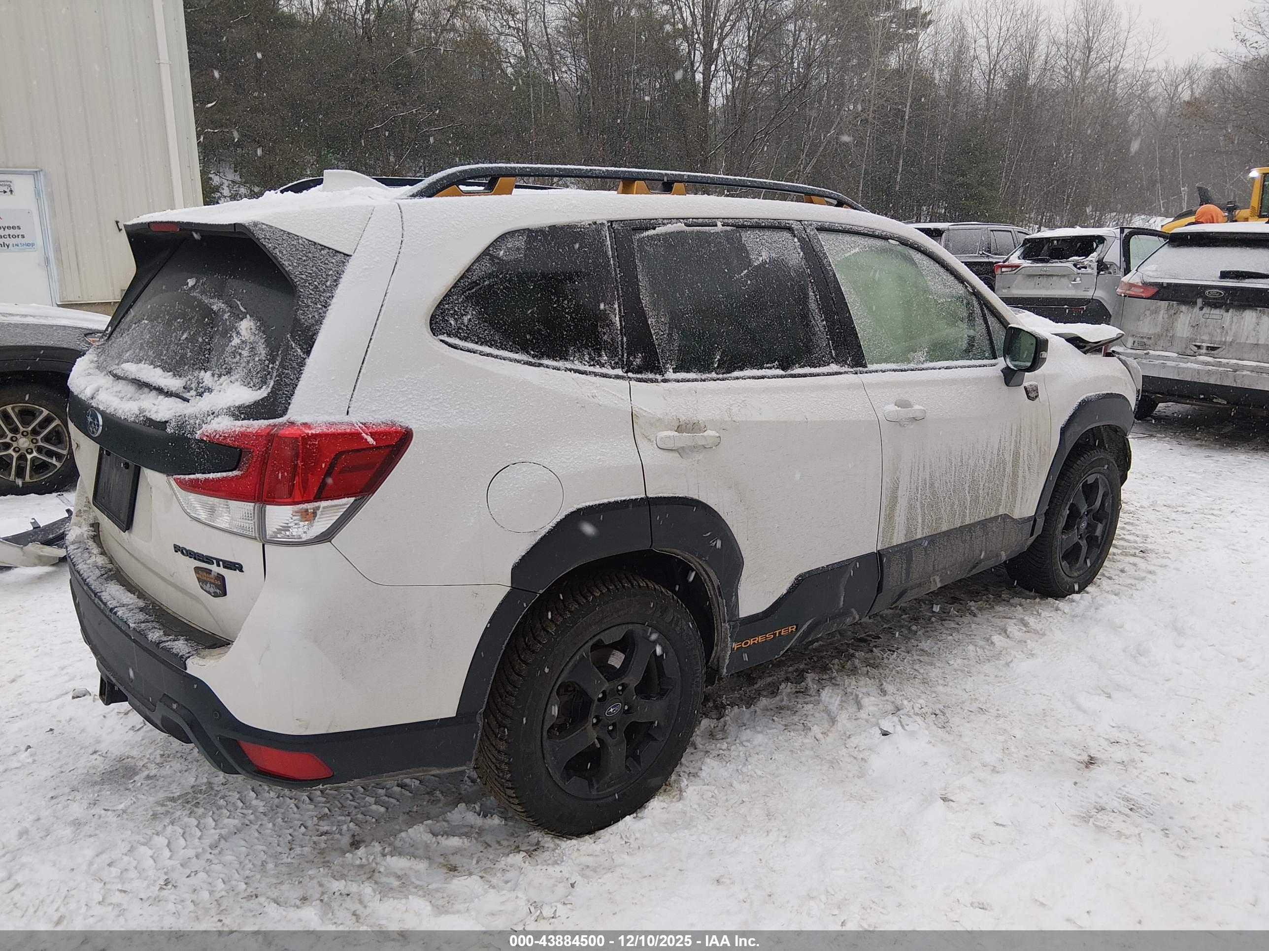 SUBARU FORESTER image 4
