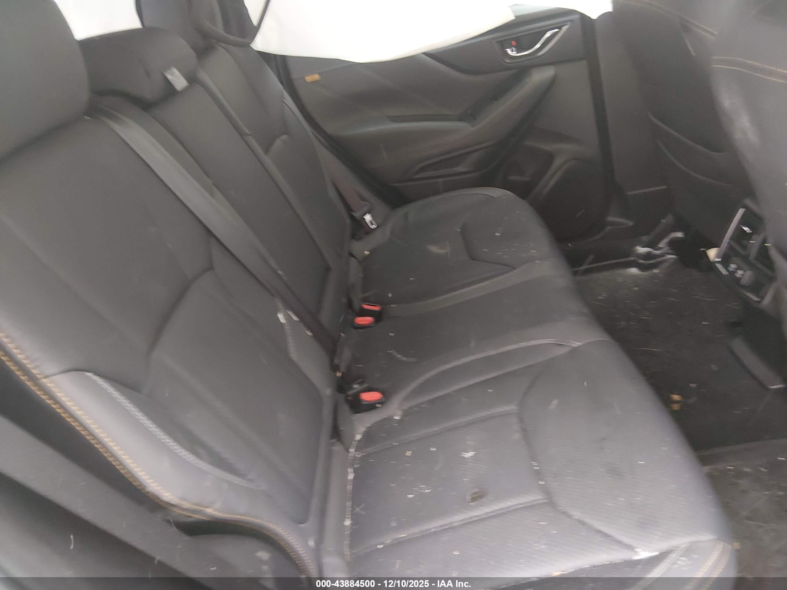 SUBARU FORESTER image 8