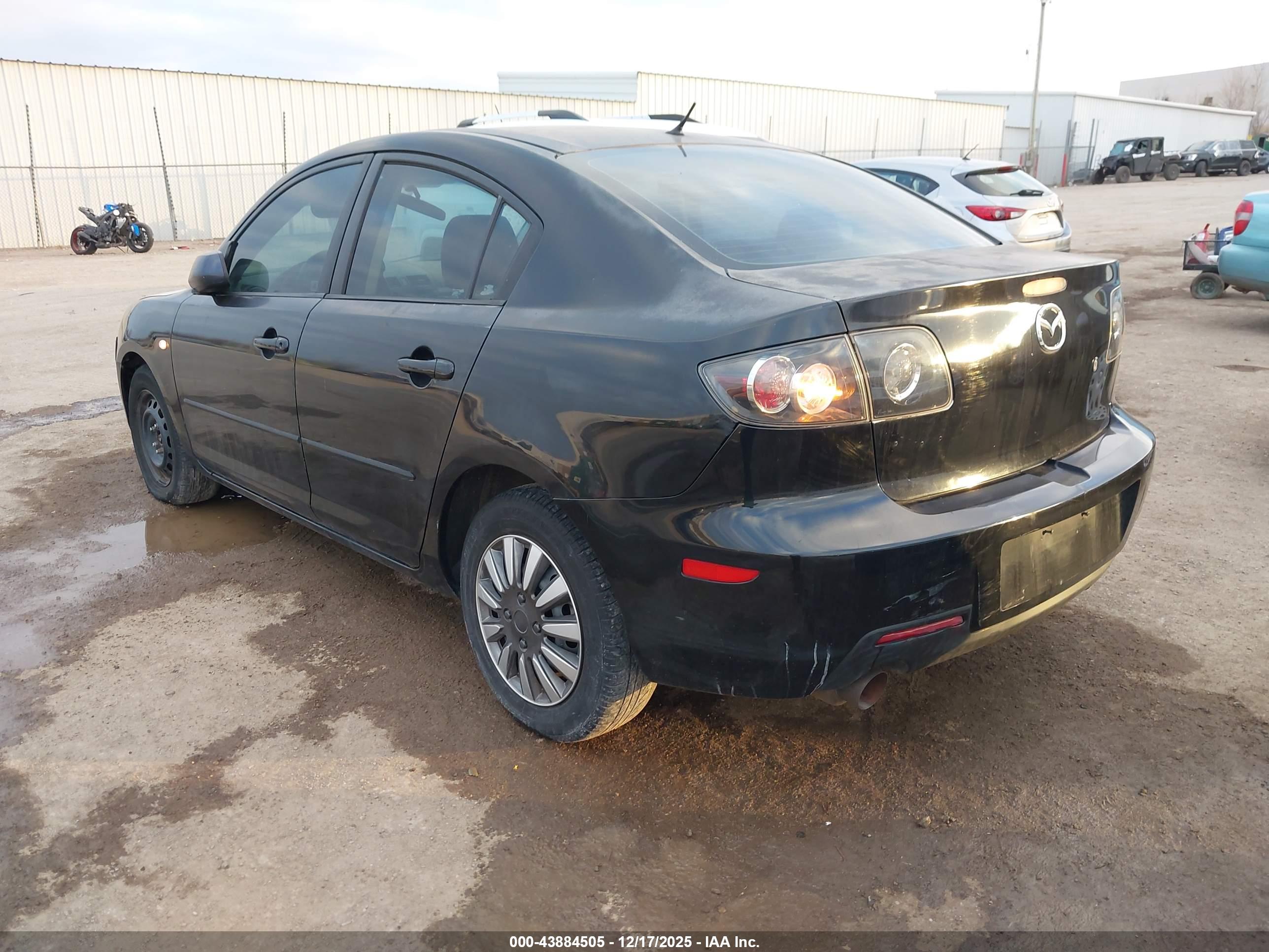 MAZDA MAZDA3 image 3