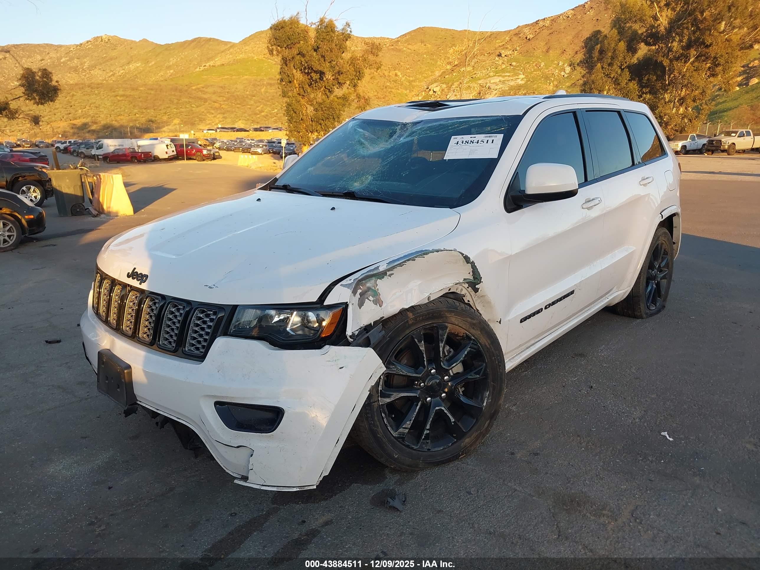 JEEP GRAND image 2