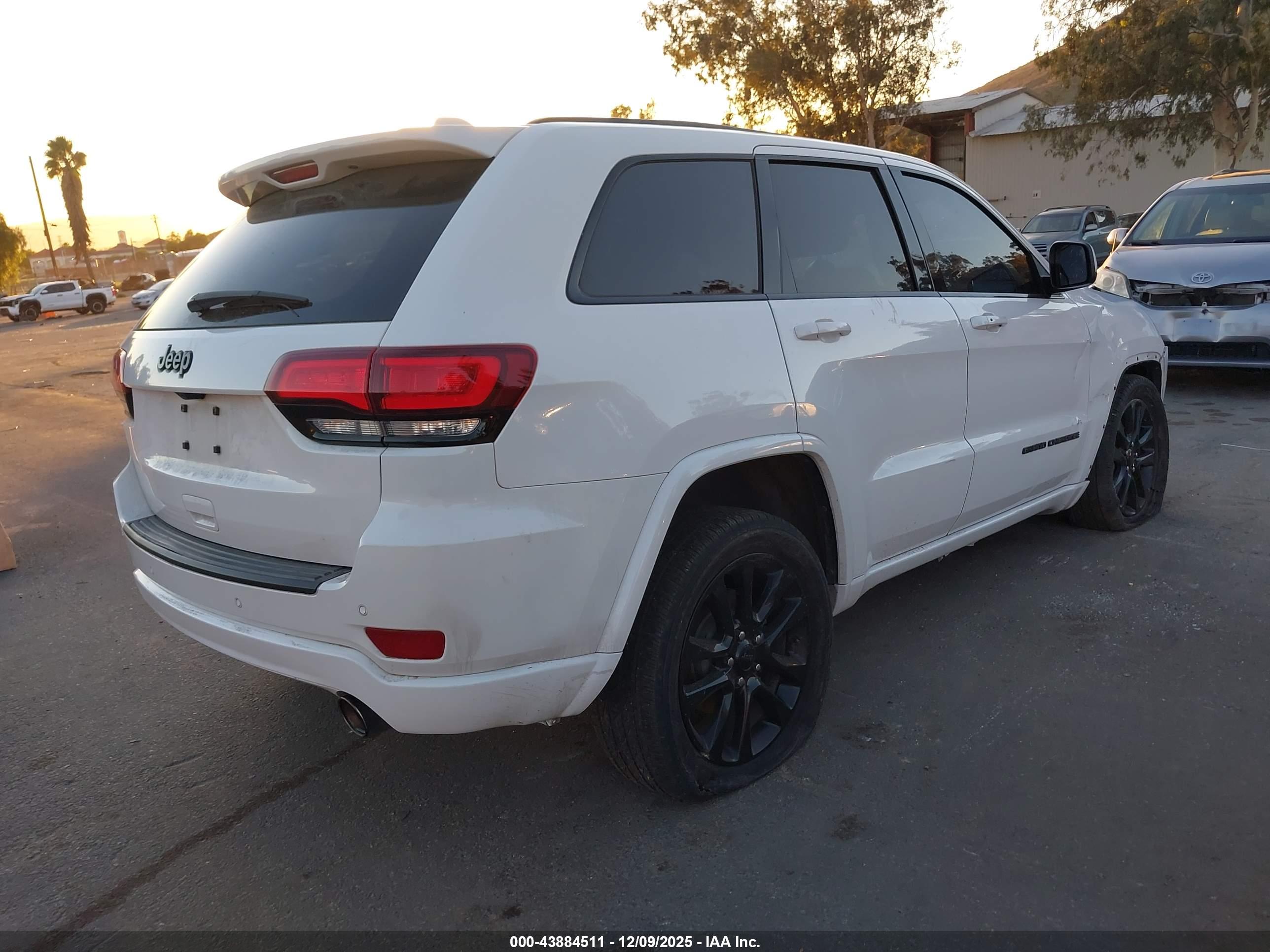 JEEP GRAND image 4