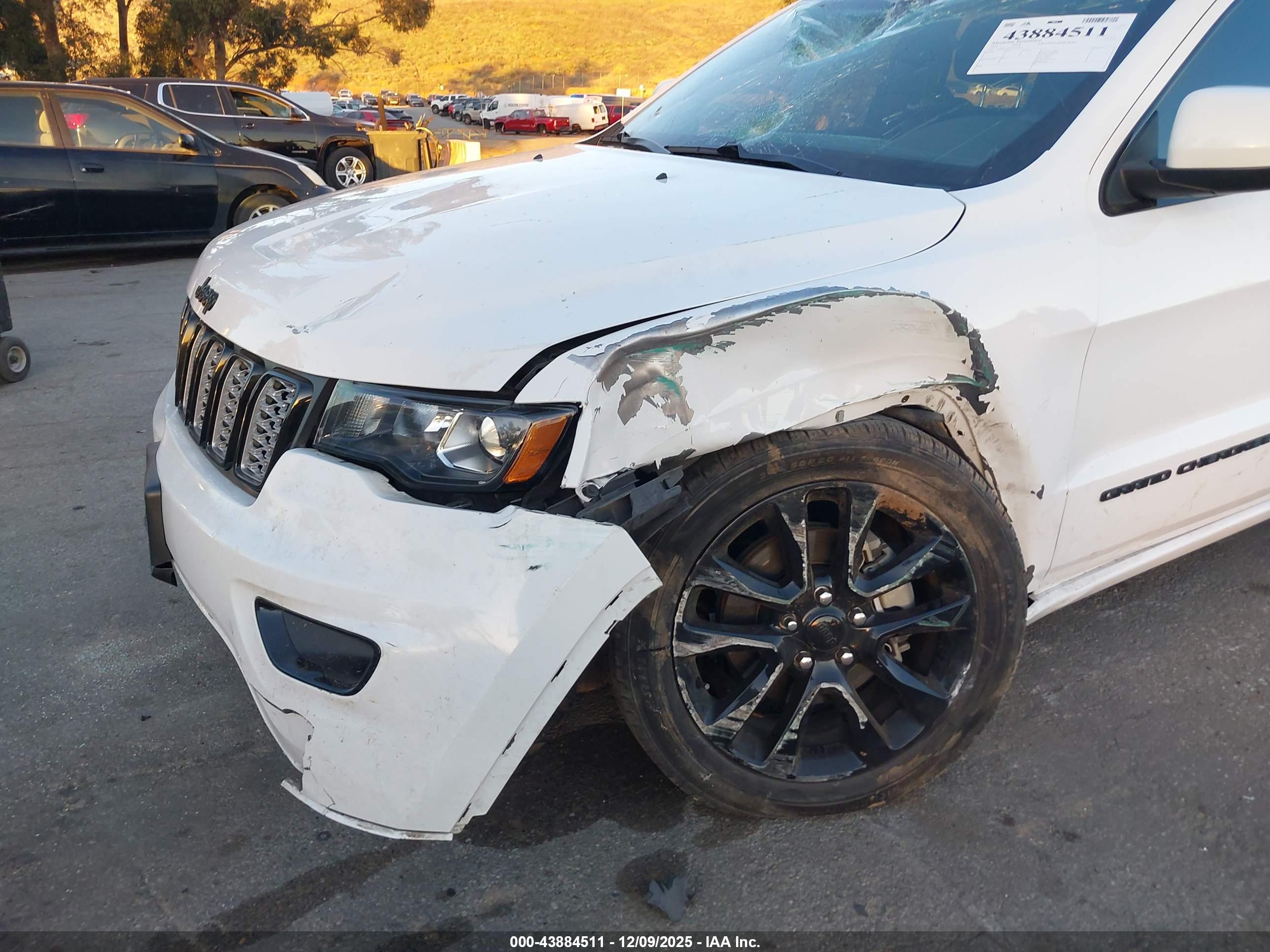 JEEP GRAND image 6