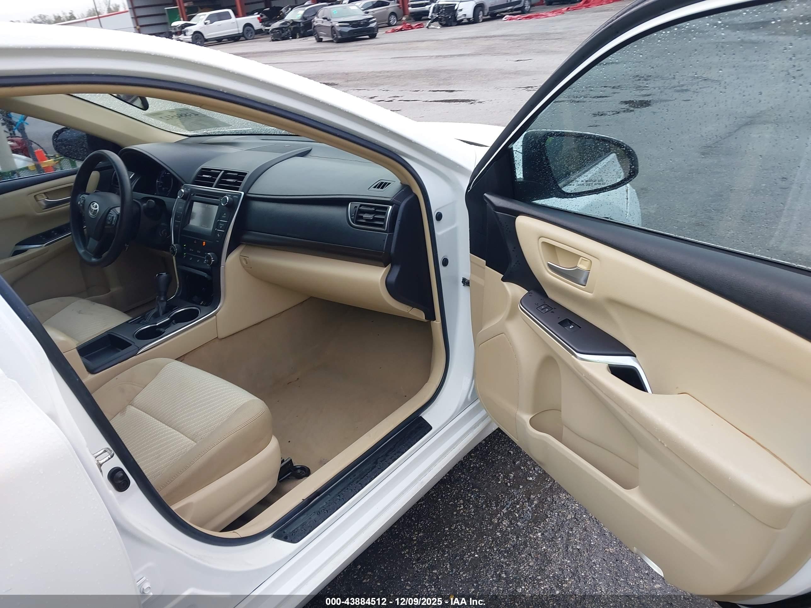 TOYOTA CAMRY image 5