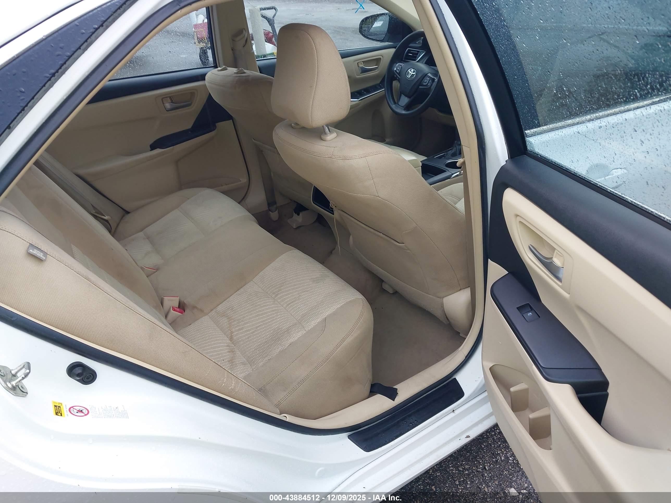 TOYOTA CAMRY image 8