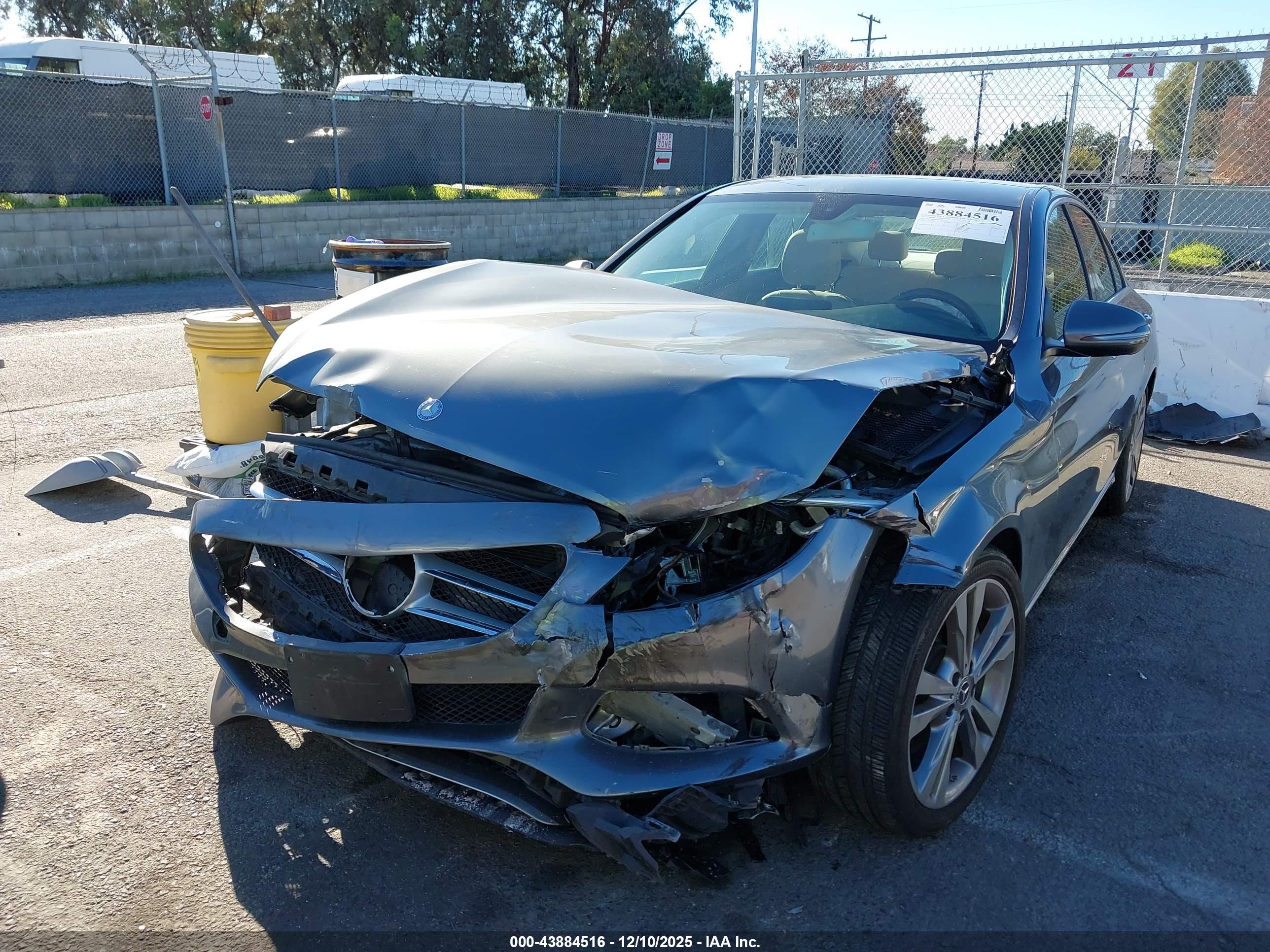 MERCEDES-BENZ C image 2