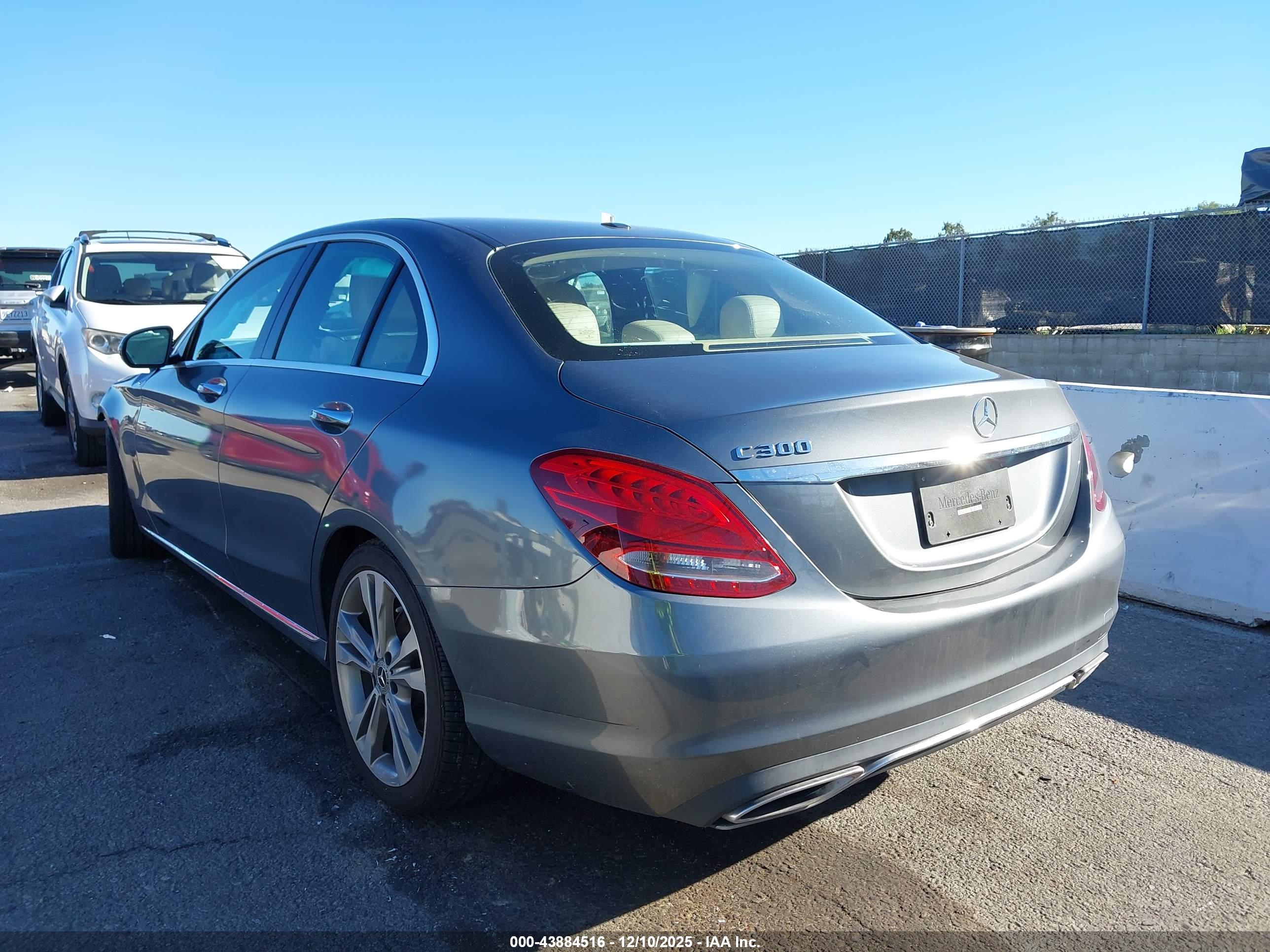 MERCEDES-BENZ C image 3