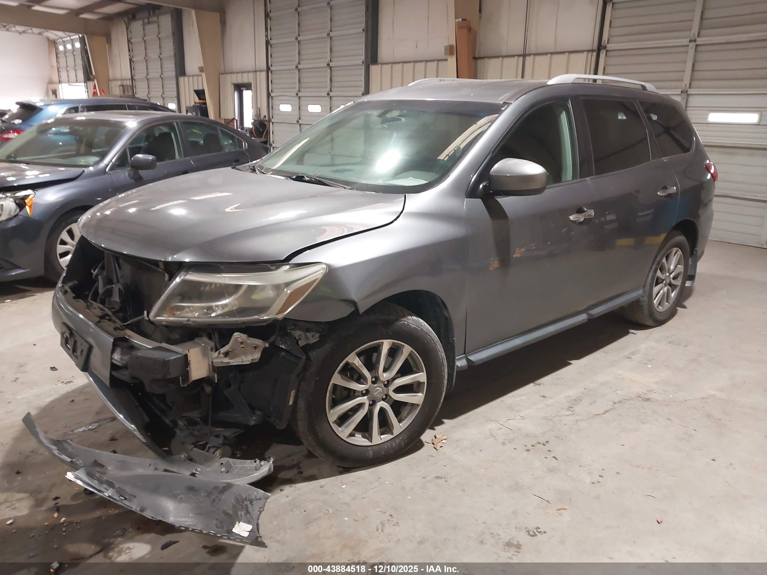 NISSAN PATHFINDER image 2
