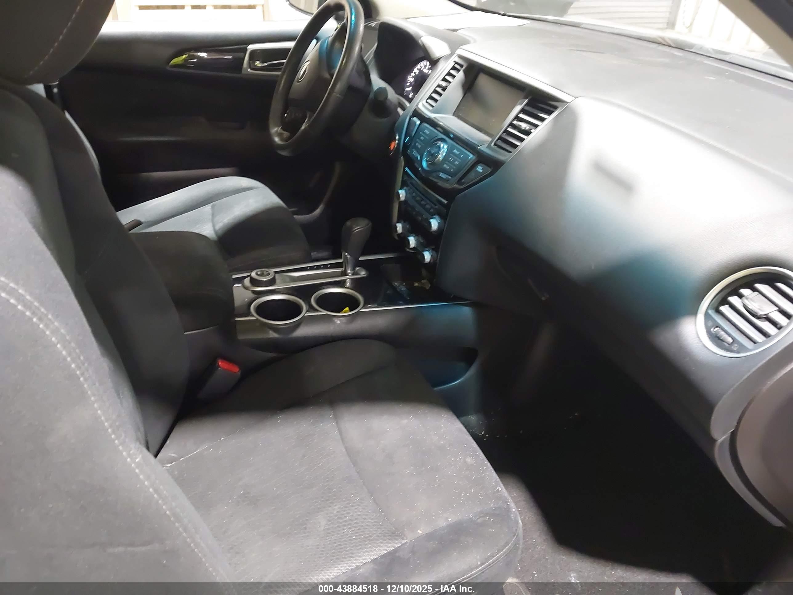 NISSAN PATHFINDER image 5