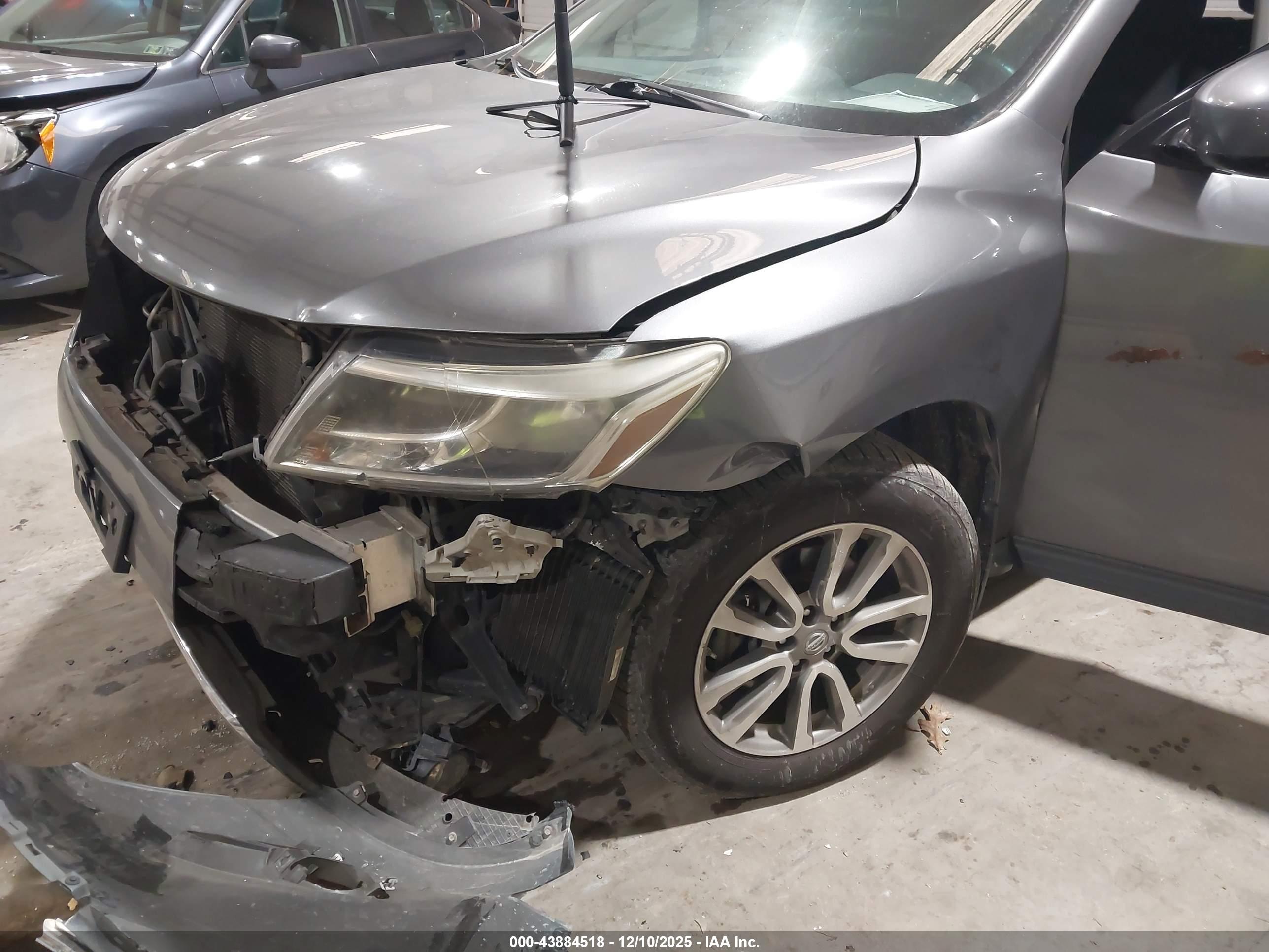 NISSAN PATHFINDER image 6