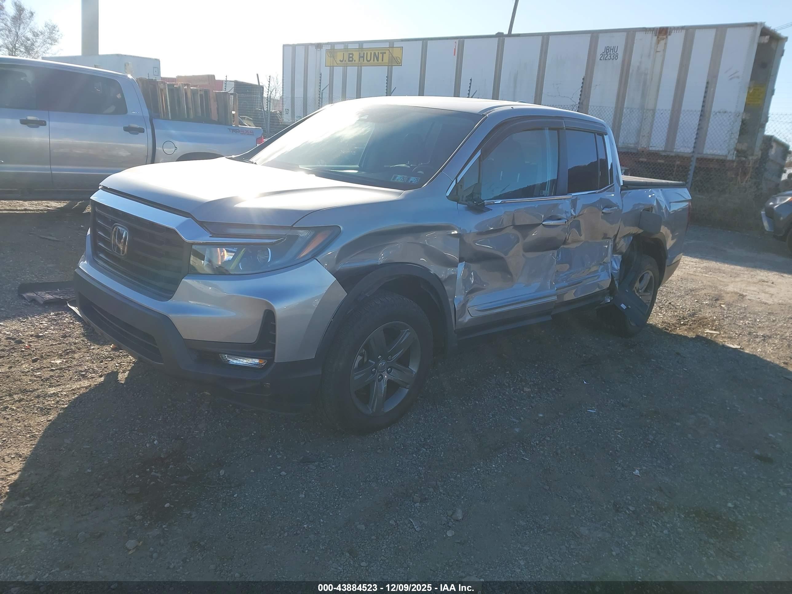 HONDA RIDGELINE image 2