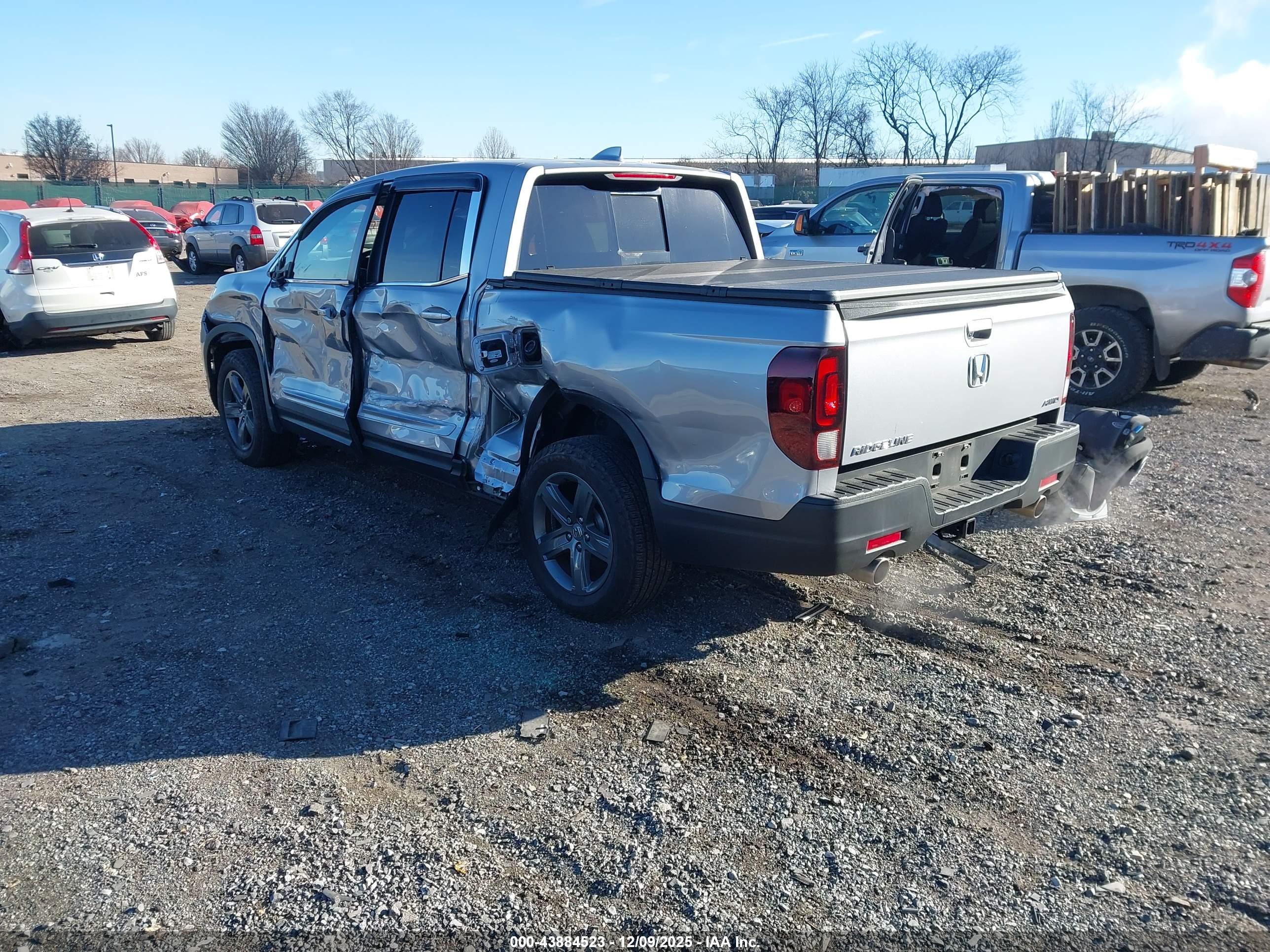 HONDA RIDGELINE image 3