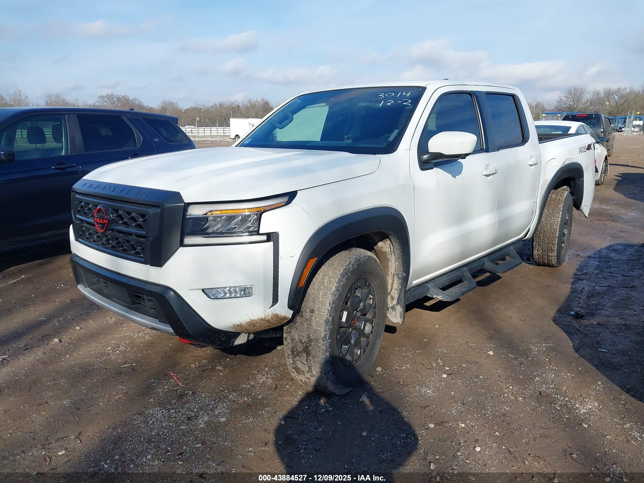NISSAN FRONTIER image 2