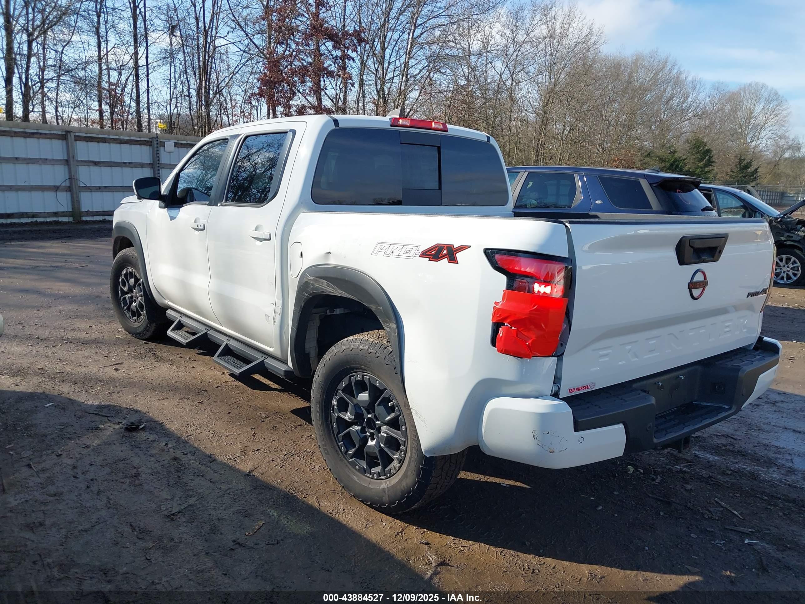 NISSAN FRONTIER image 3
