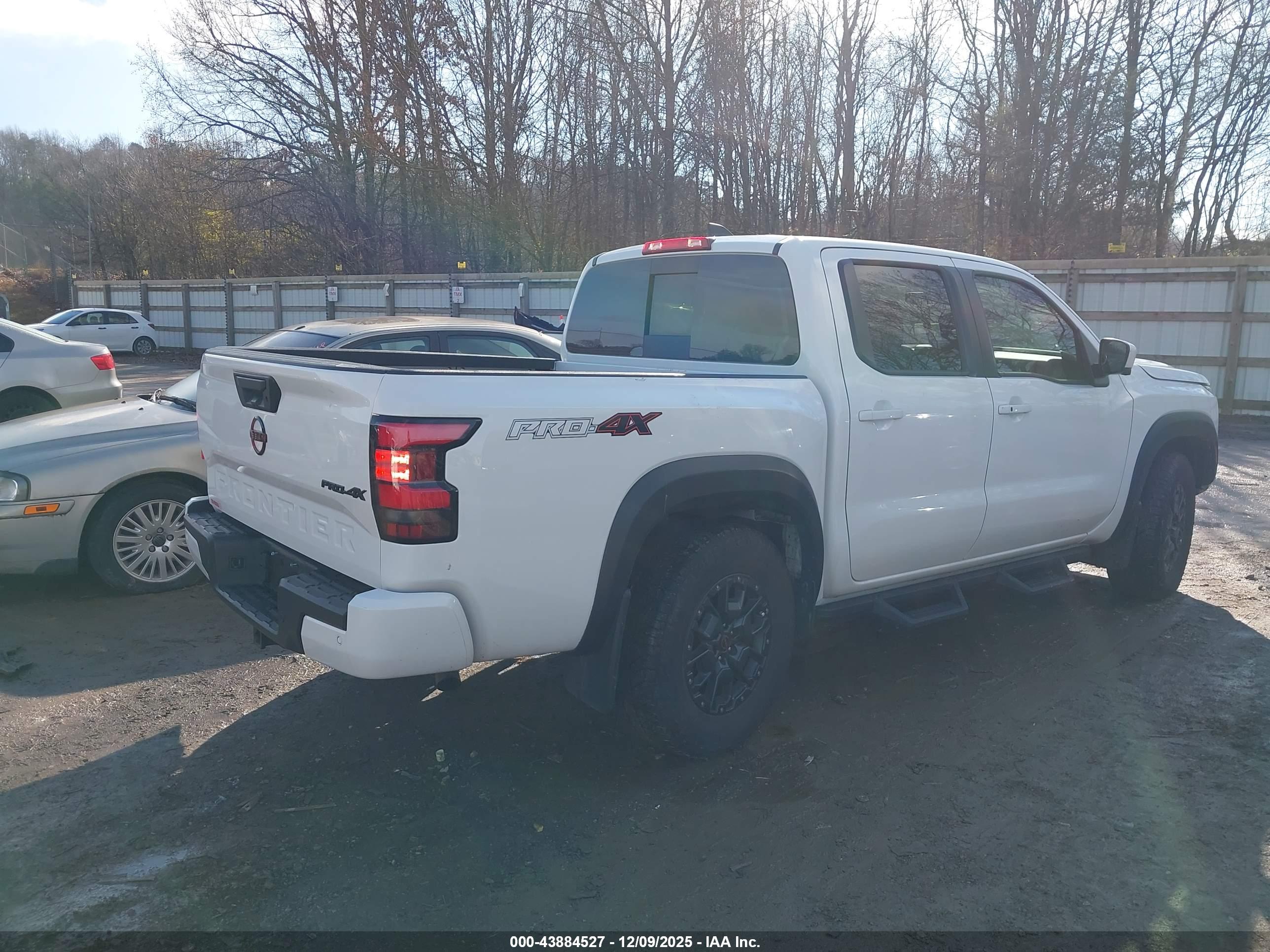 NISSAN FRONTIER image 4