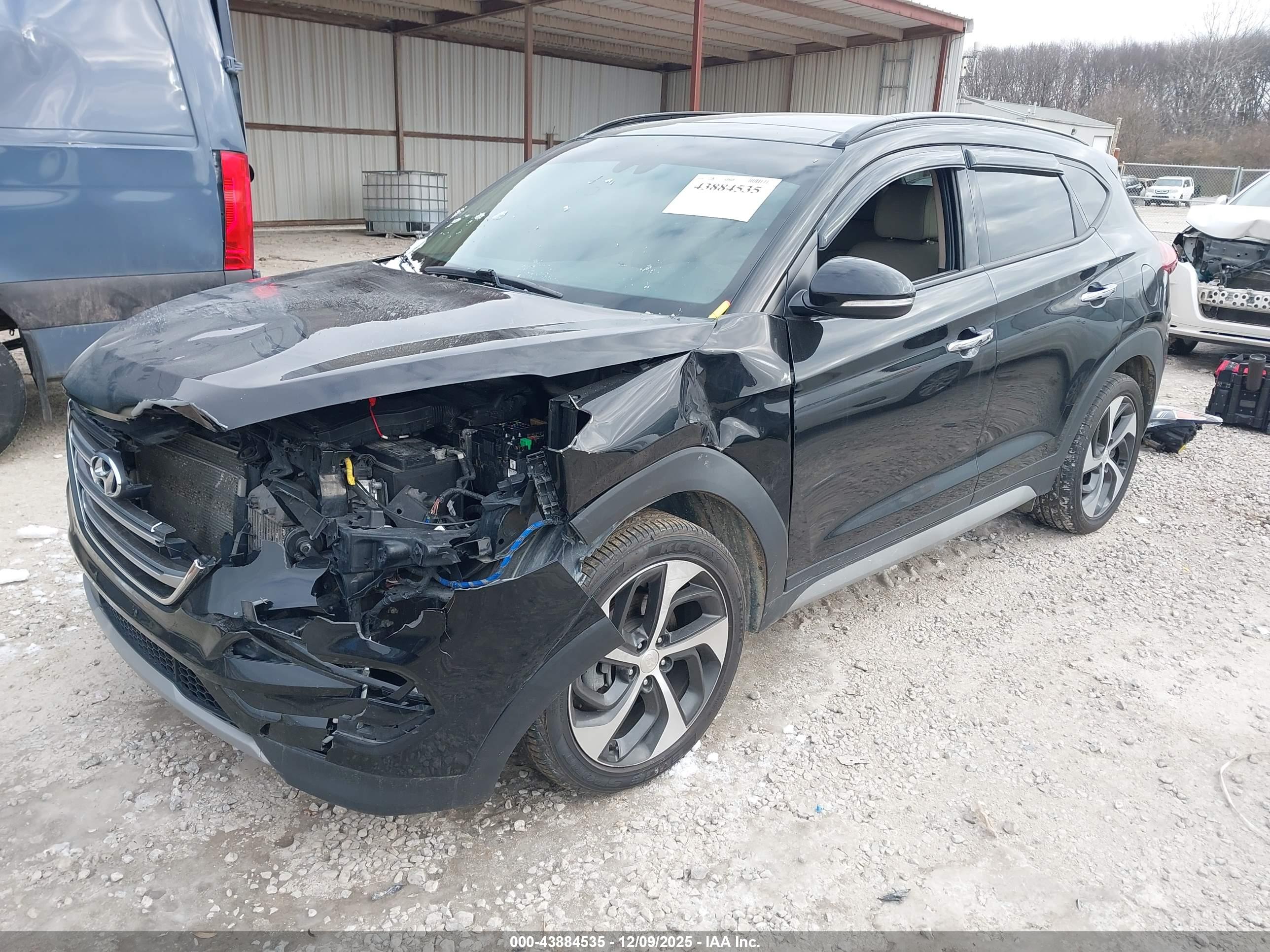 HYUNDAI TUCSON image 2