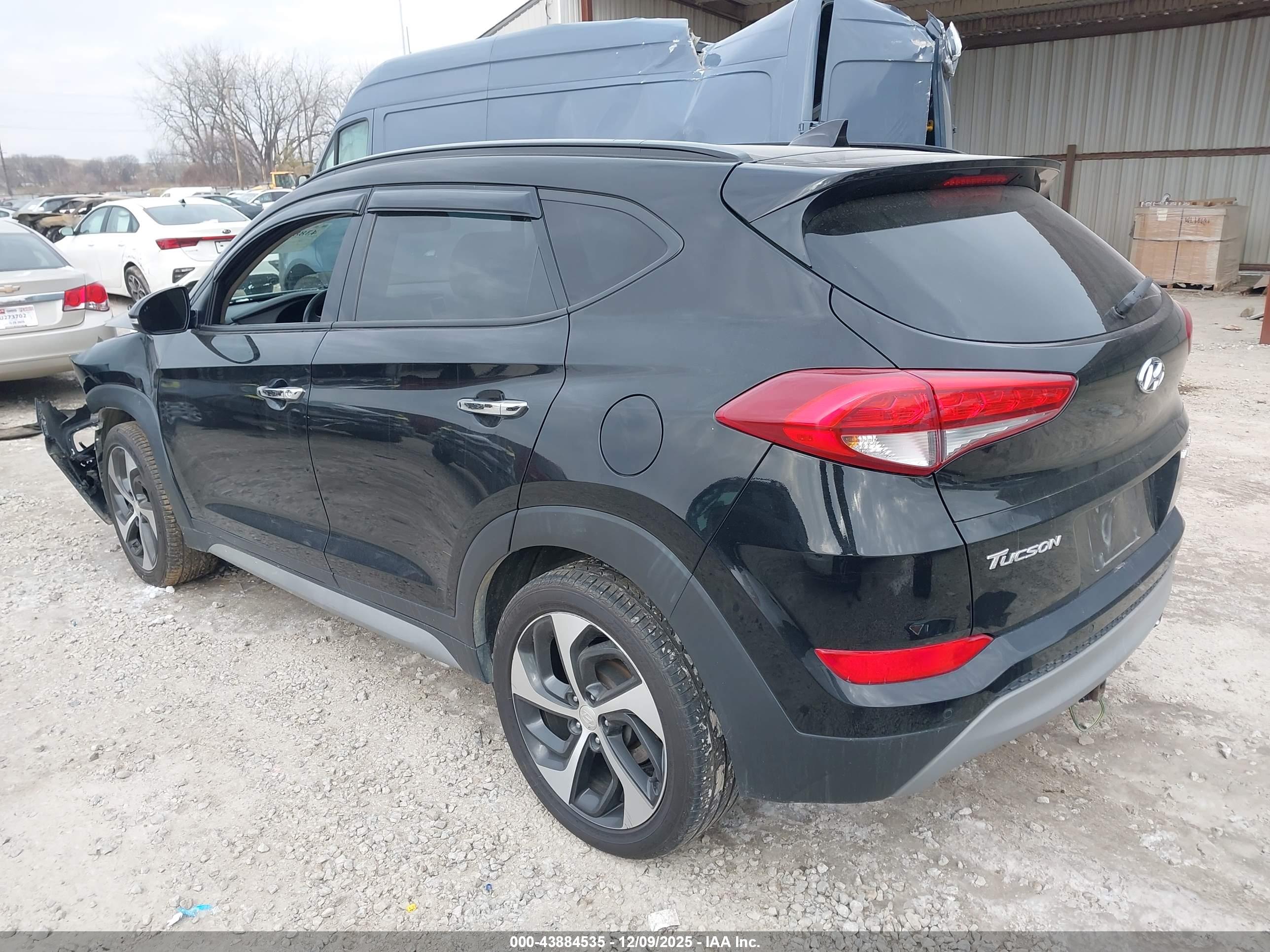 HYUNDAI TUCSON image 3