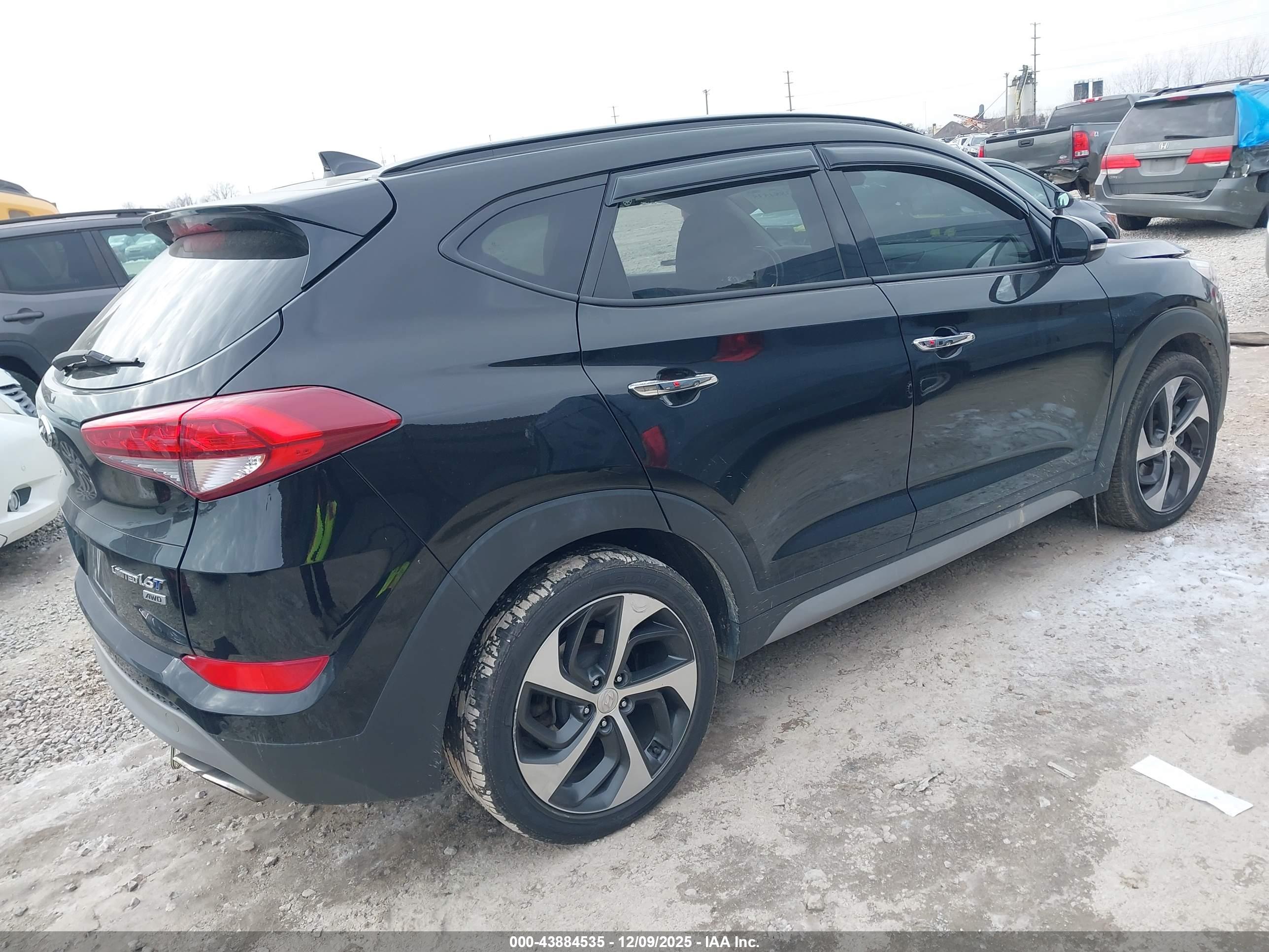 HYUNDAI TUCSON image 4