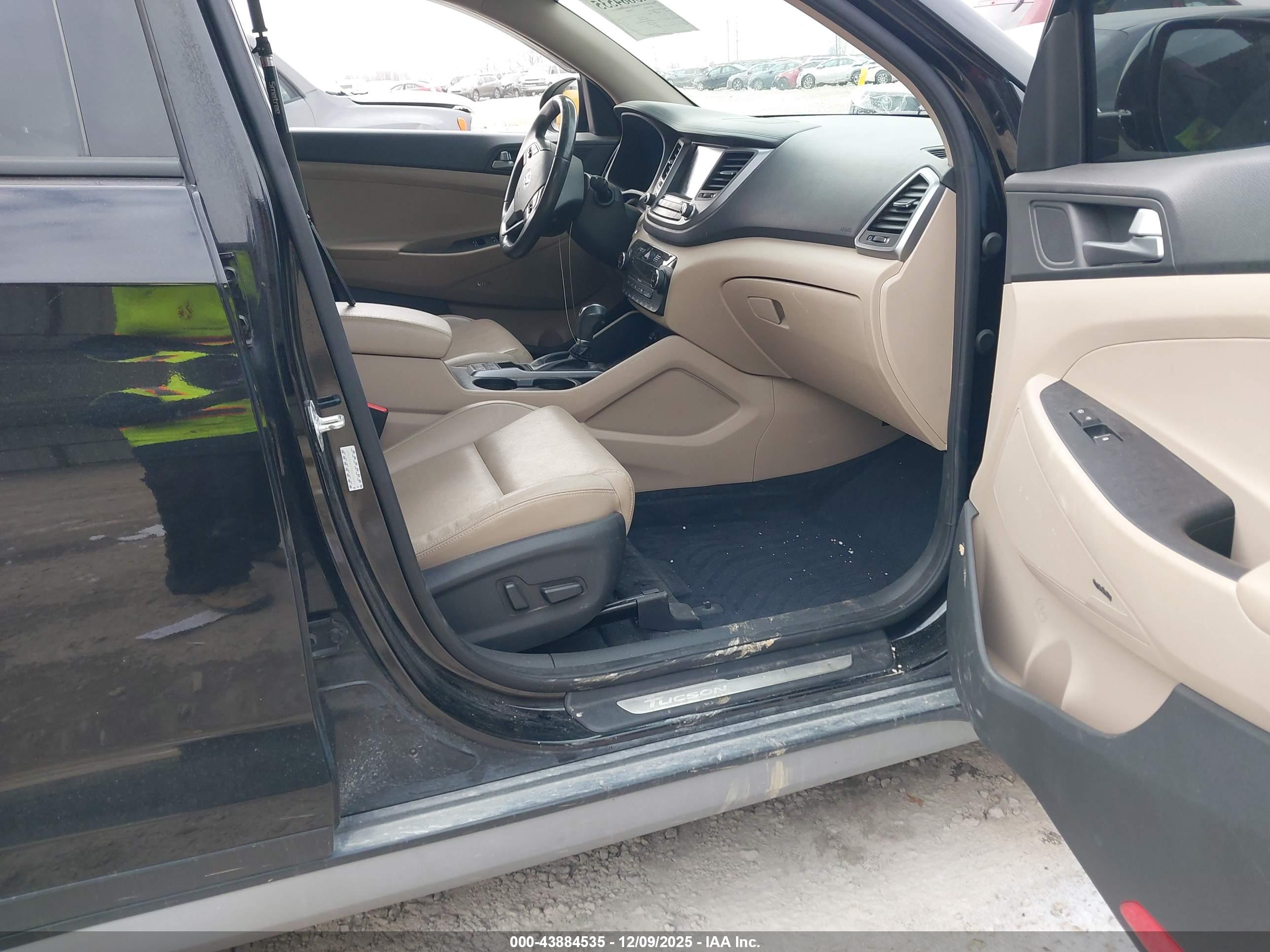 HYUNDAI TUCSON image 5