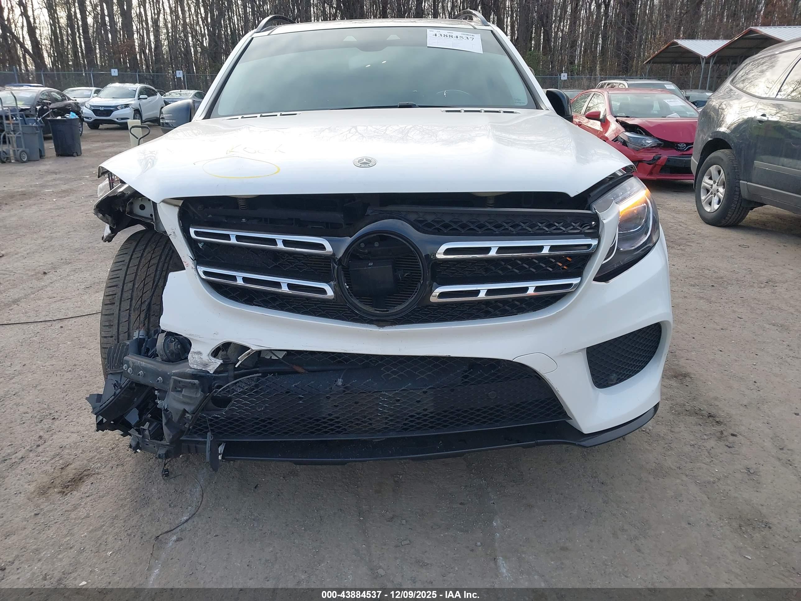 MERCEDES-BENZ GLS image 6