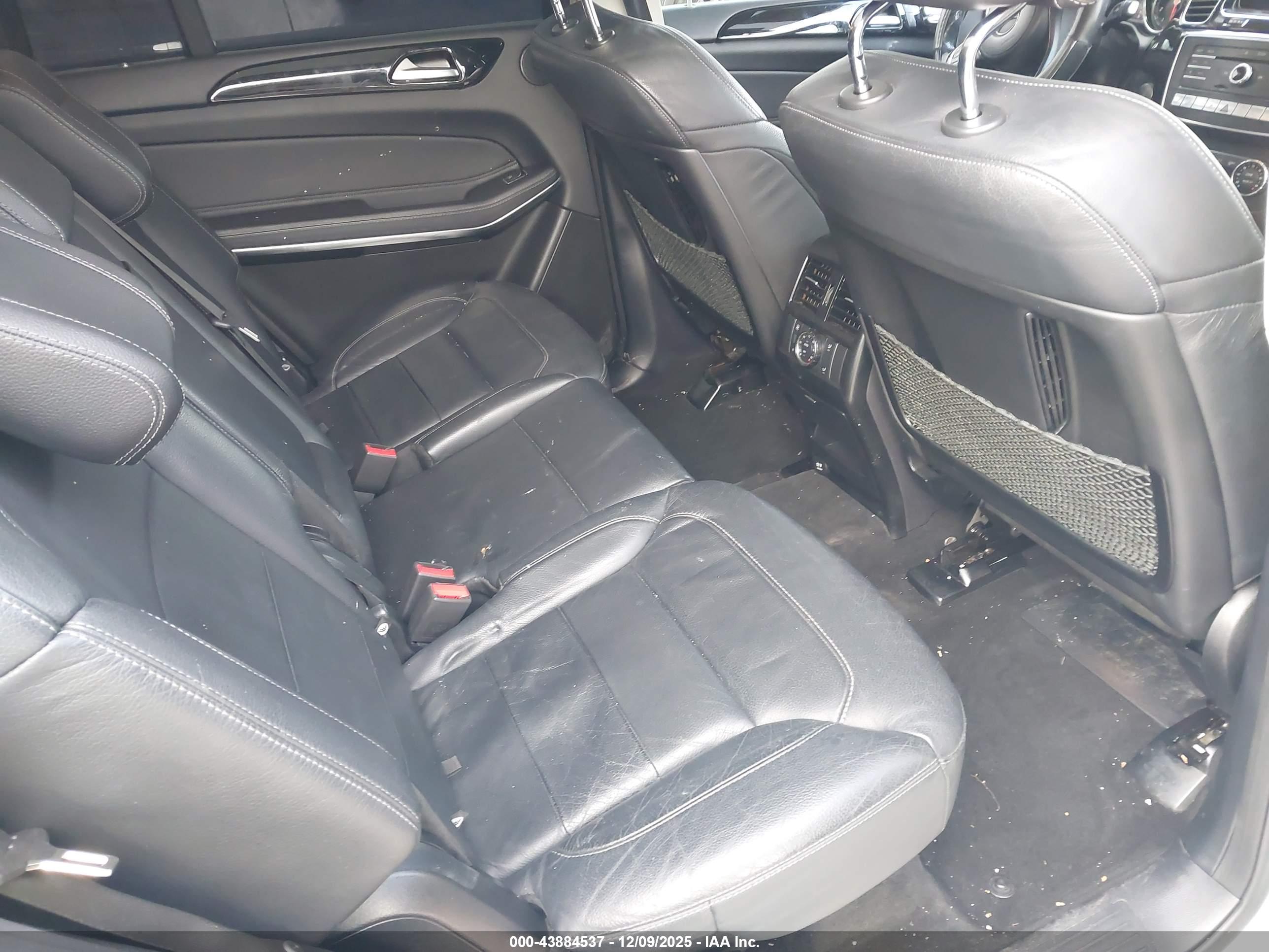 MERCEDES-BENZ GLS image 8