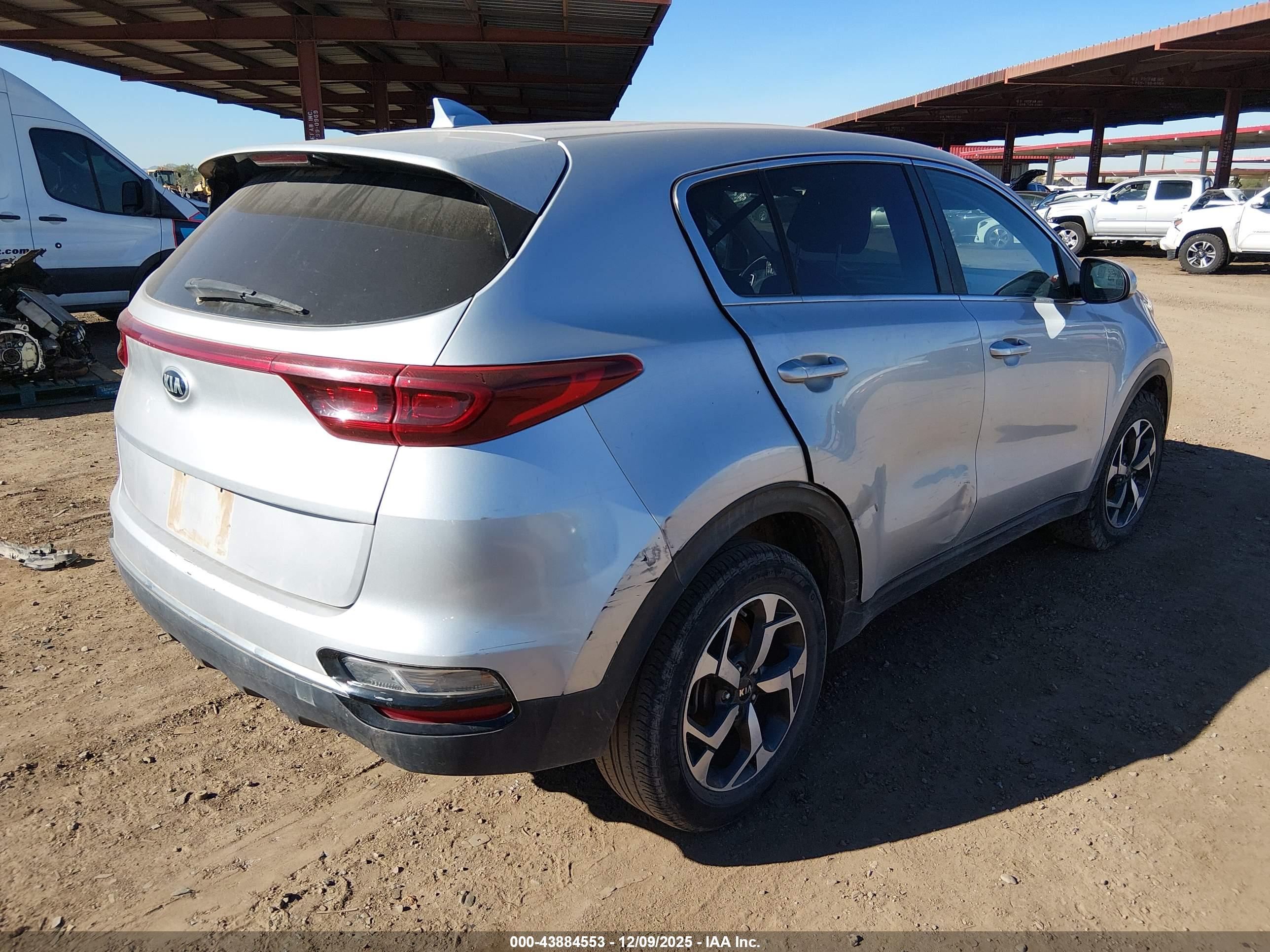 KIA SPORTAGE image 4