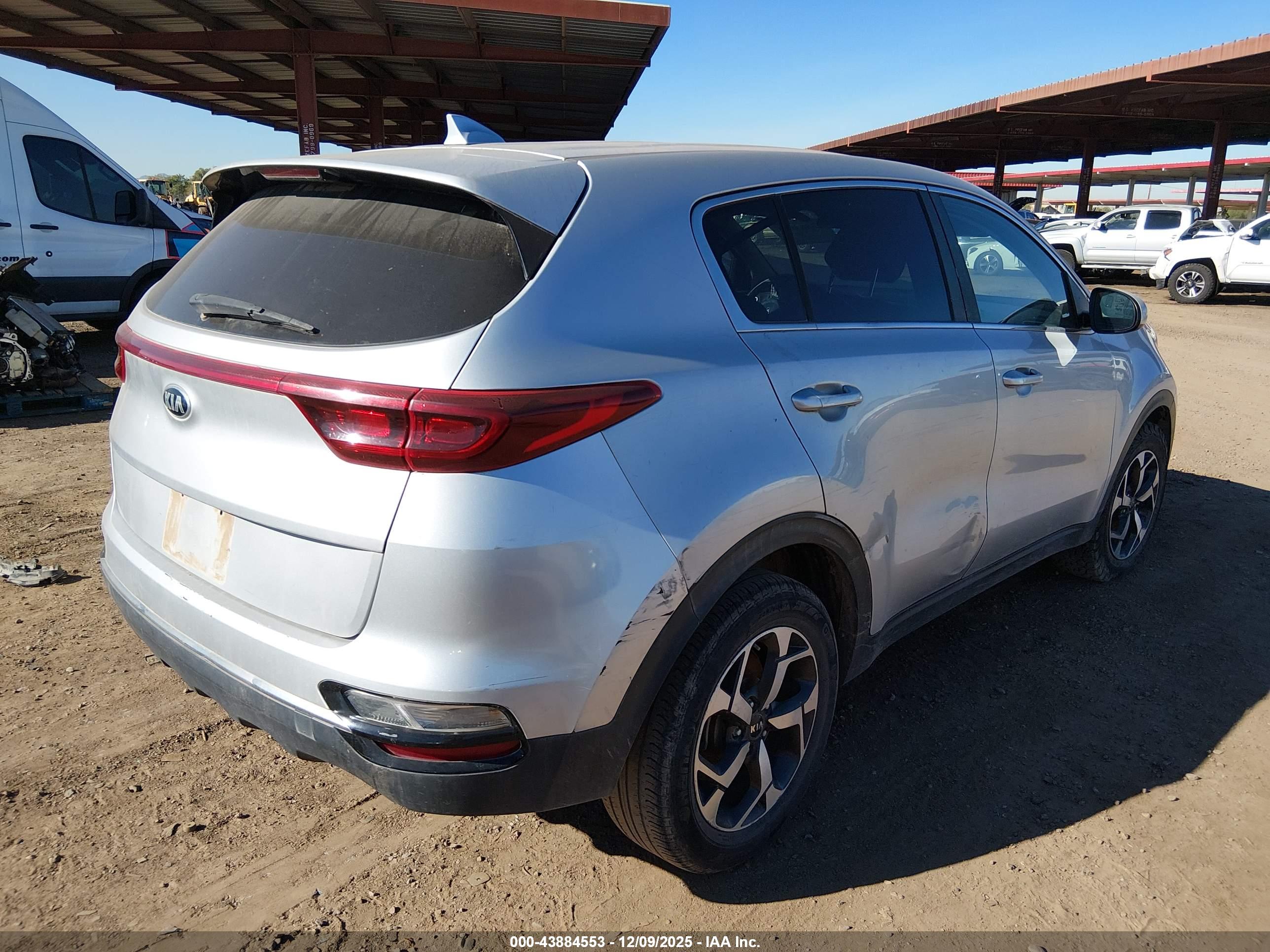 KIA SPORTAGE image 6