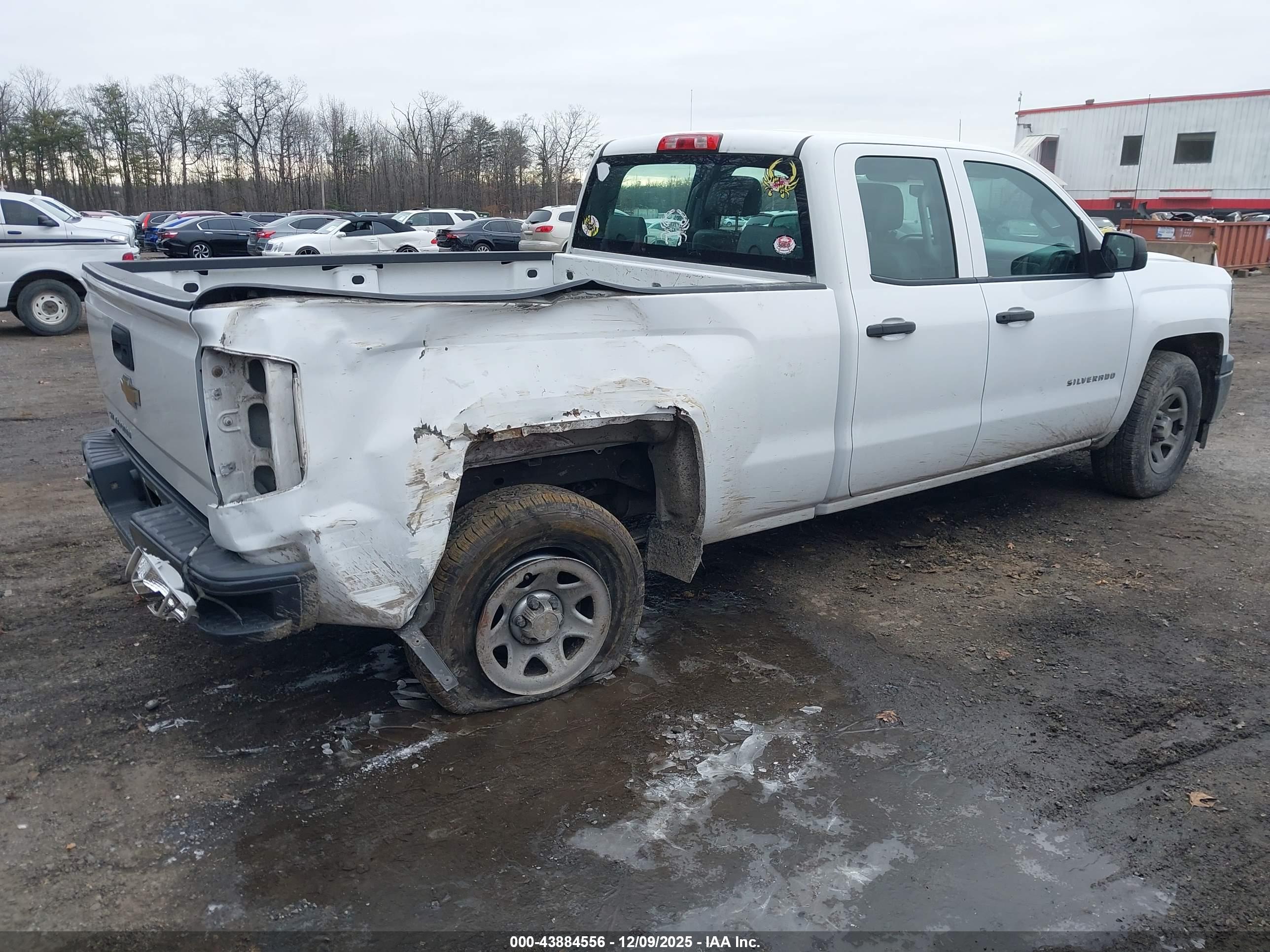 CHEVROLET SILVERADO image 4