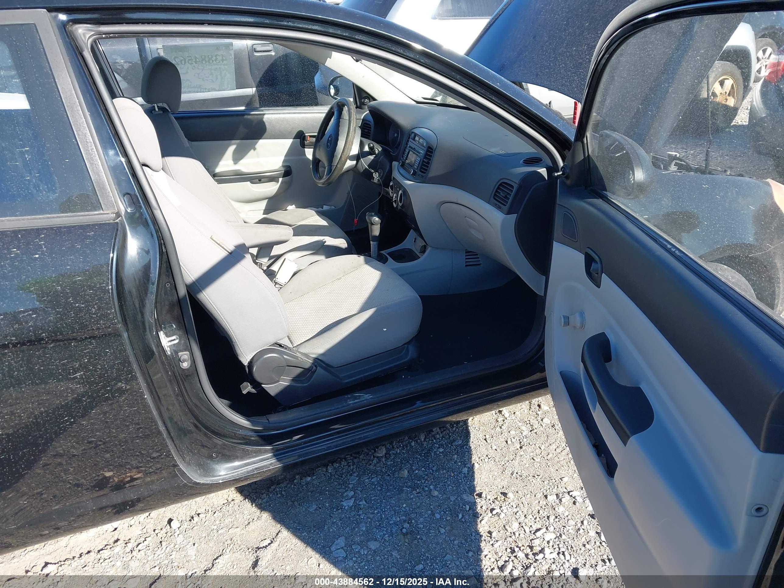 HYUNDAI ACCENT image 5