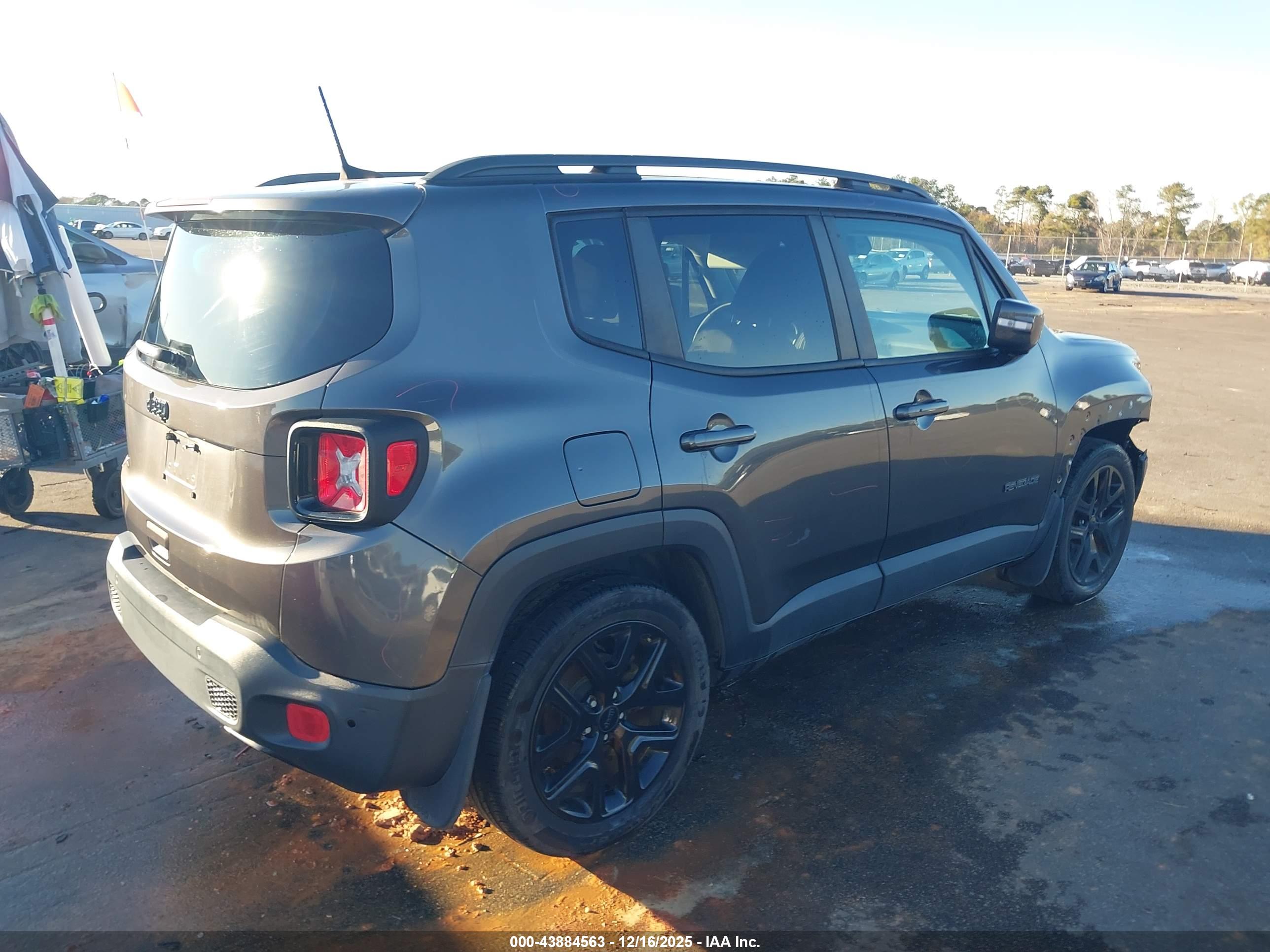 JEEP RENEGADE image 4