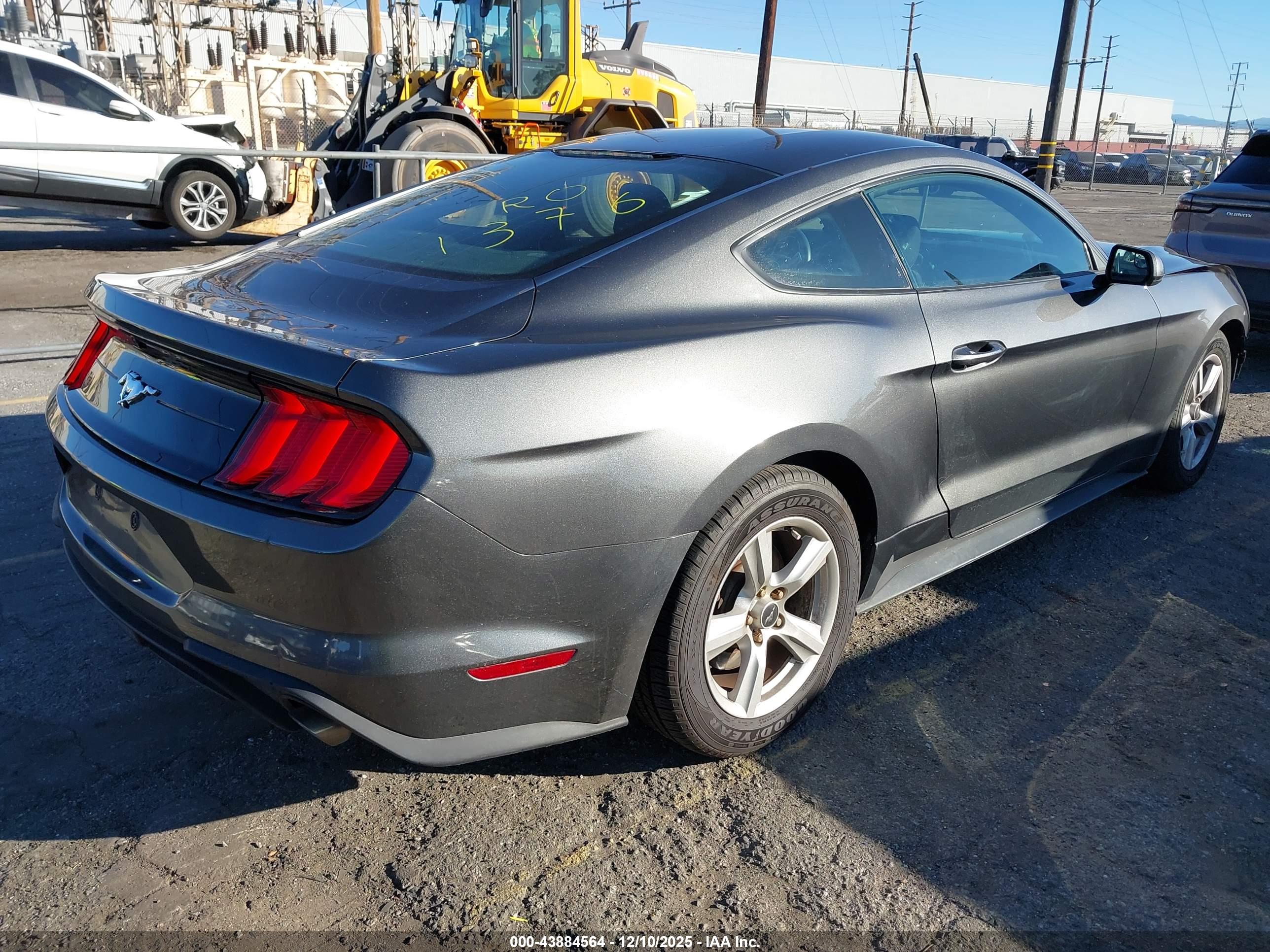 FORD MUSTANG image 4