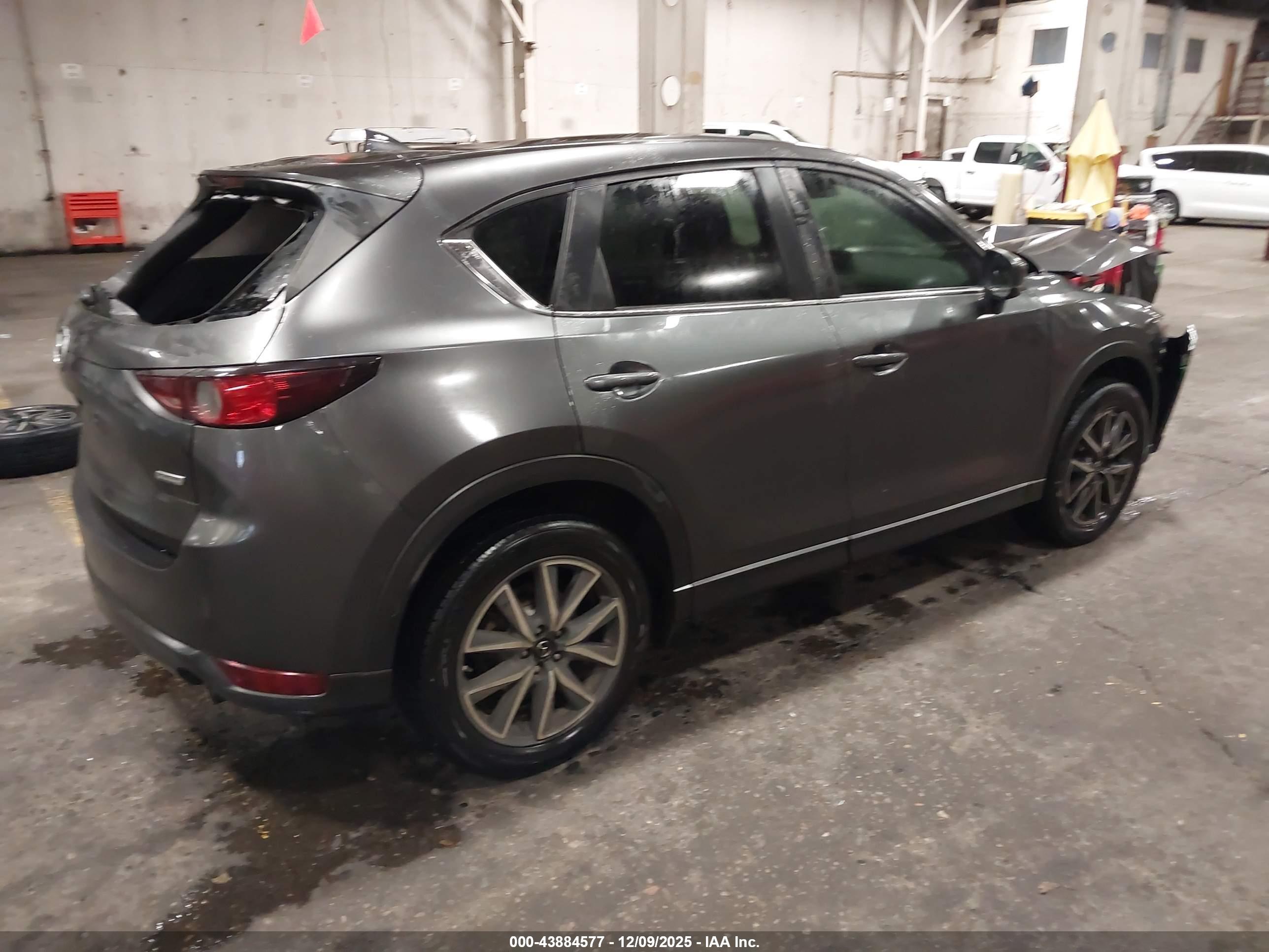 MAZDA CX-5 image 4