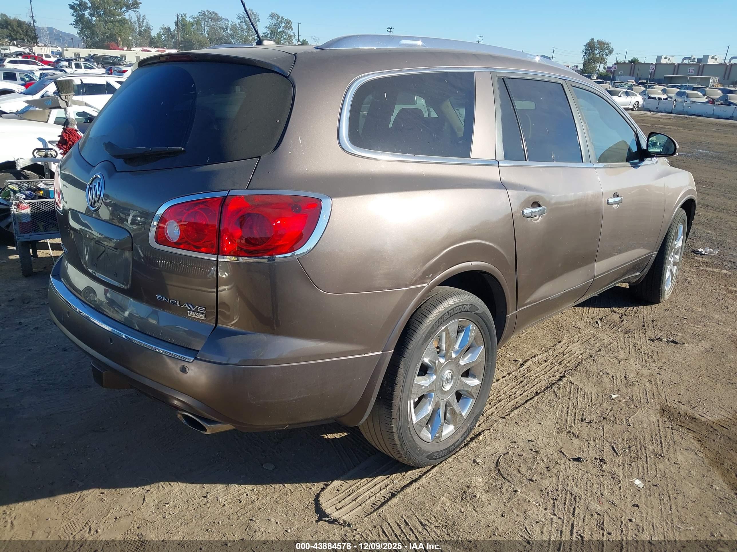 BUICK ENCLAVE image 4