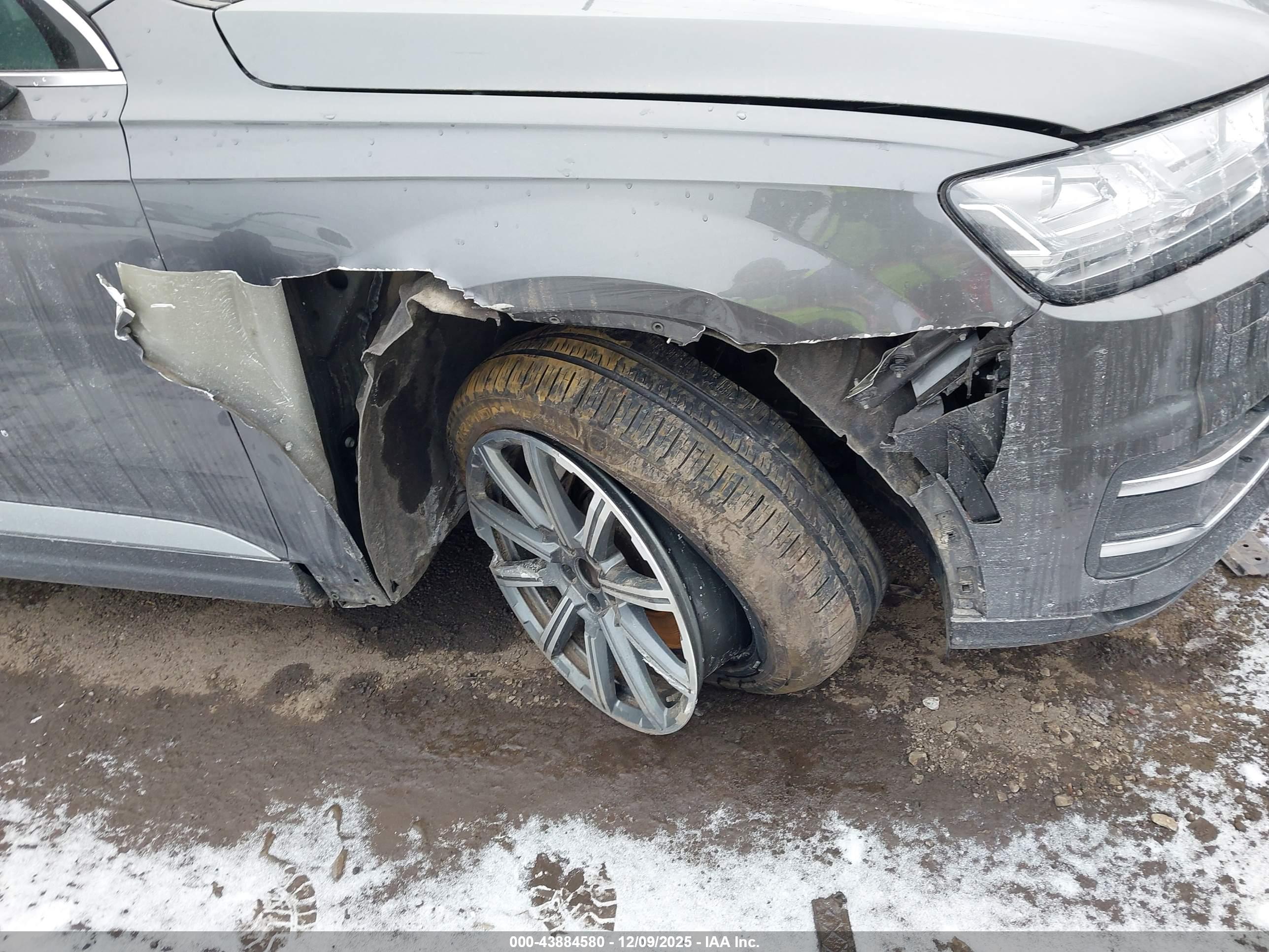 AUDI Q7 image 6