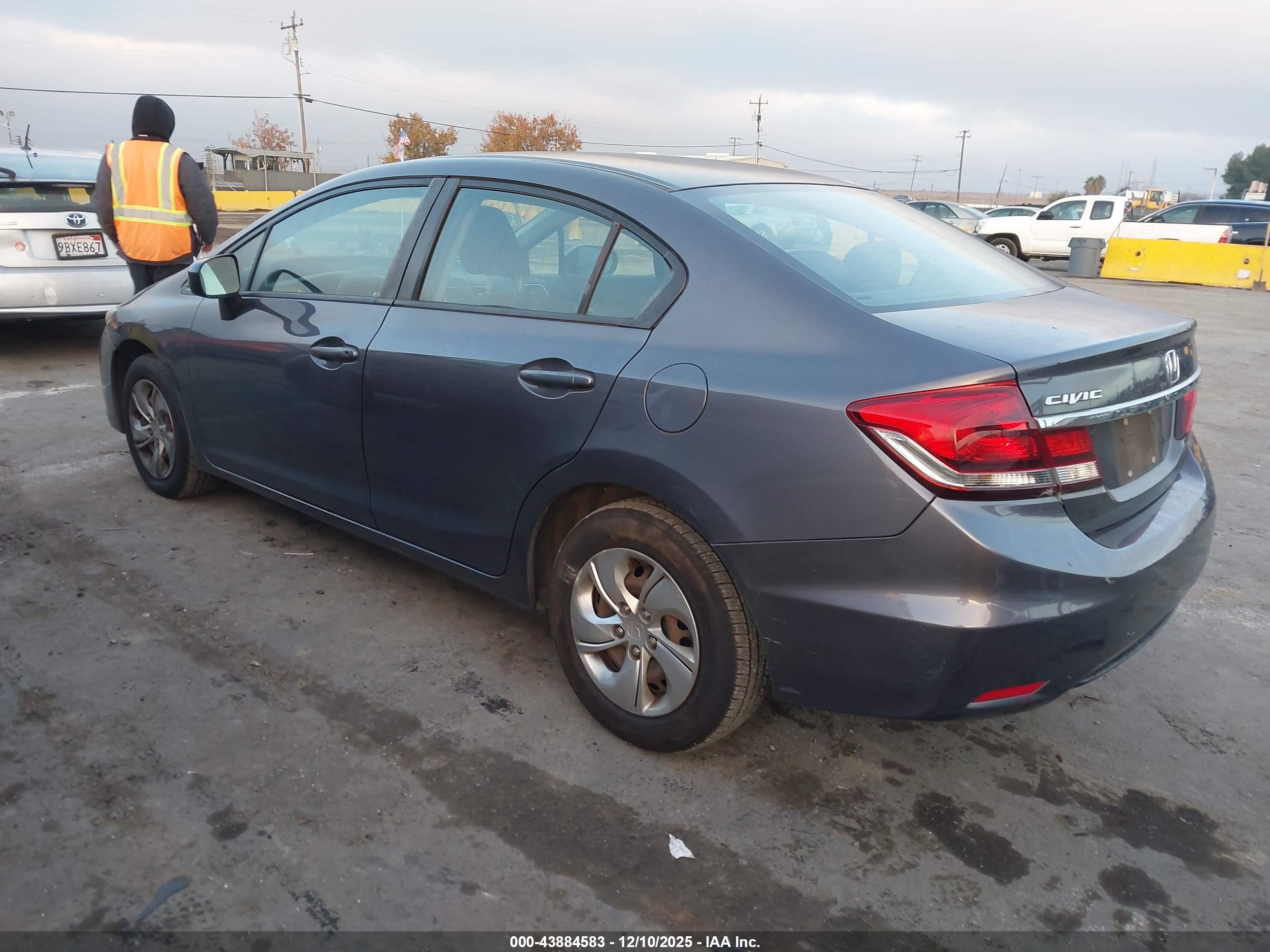 HONDA CIVIC image 3
