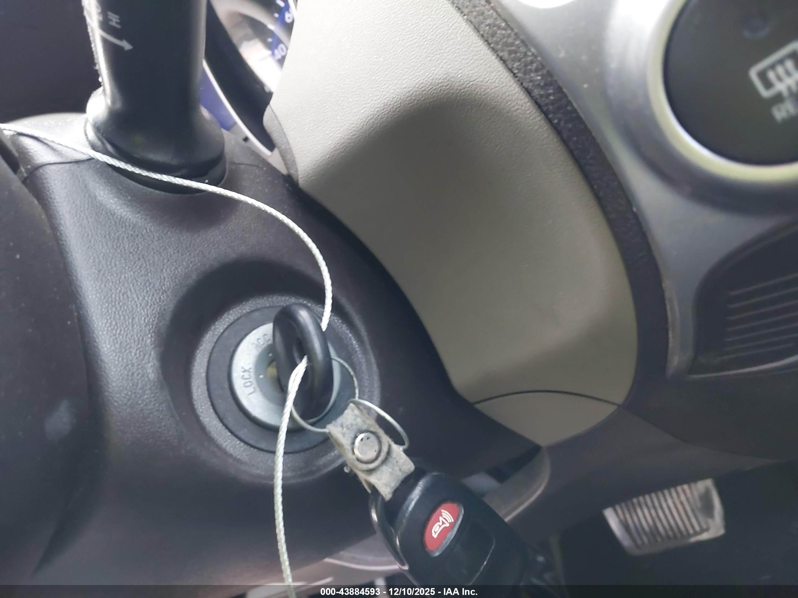 HYUNDAI TUCSON image 11