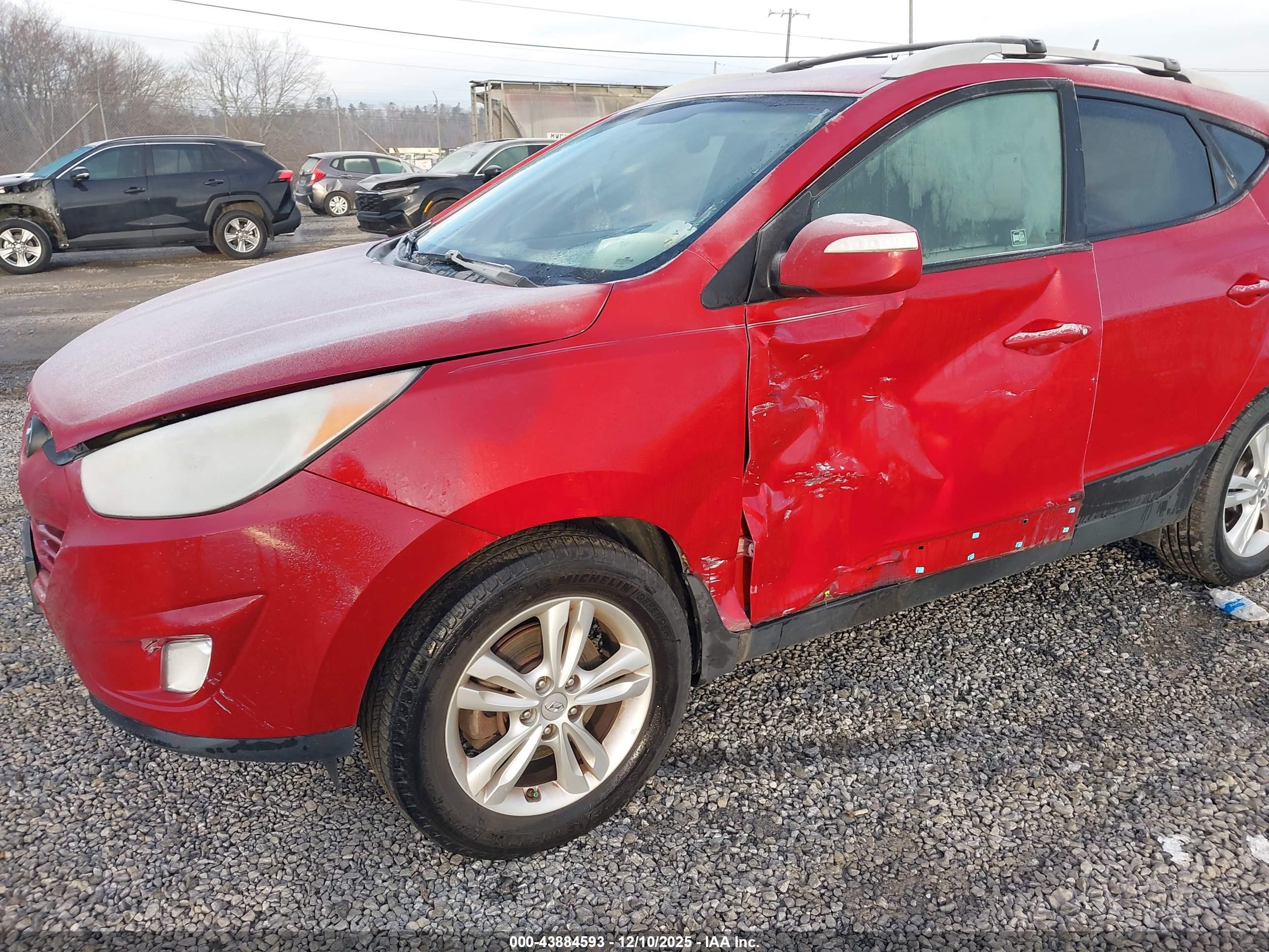 HYUNDAI TUCSON image 6