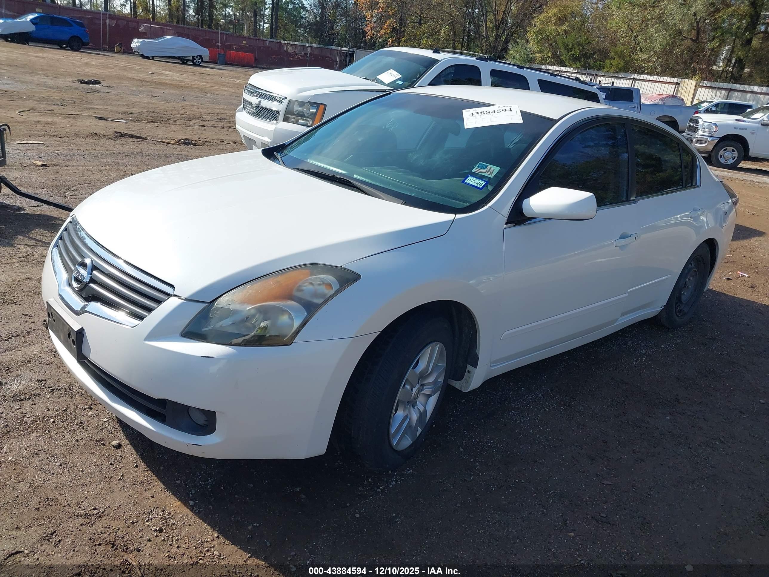 NISSAN ALTIMA image 2
