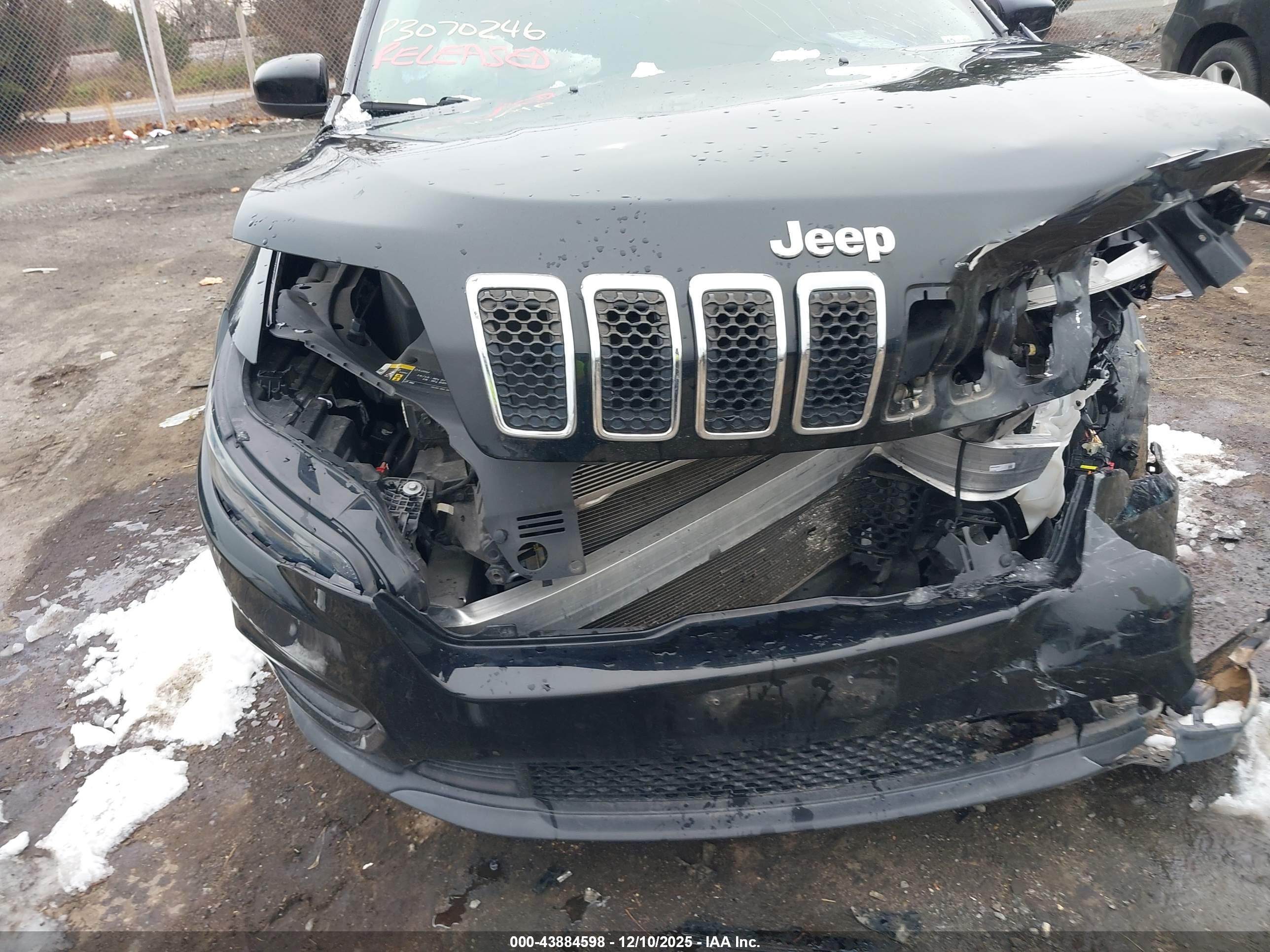 JEEP CHEROKEE image 6