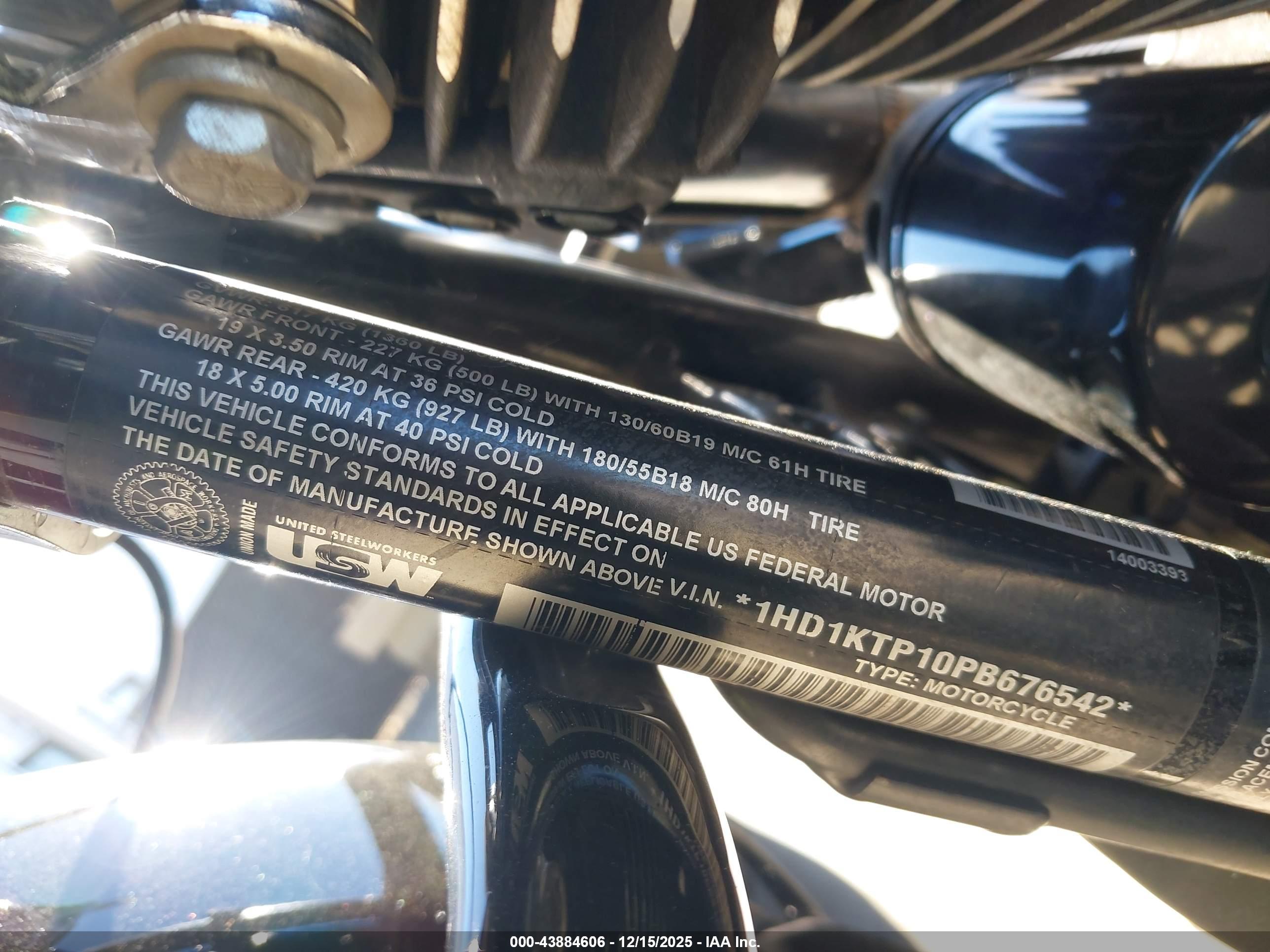 HARLEY-DAVIDSON FLTRXS image 10