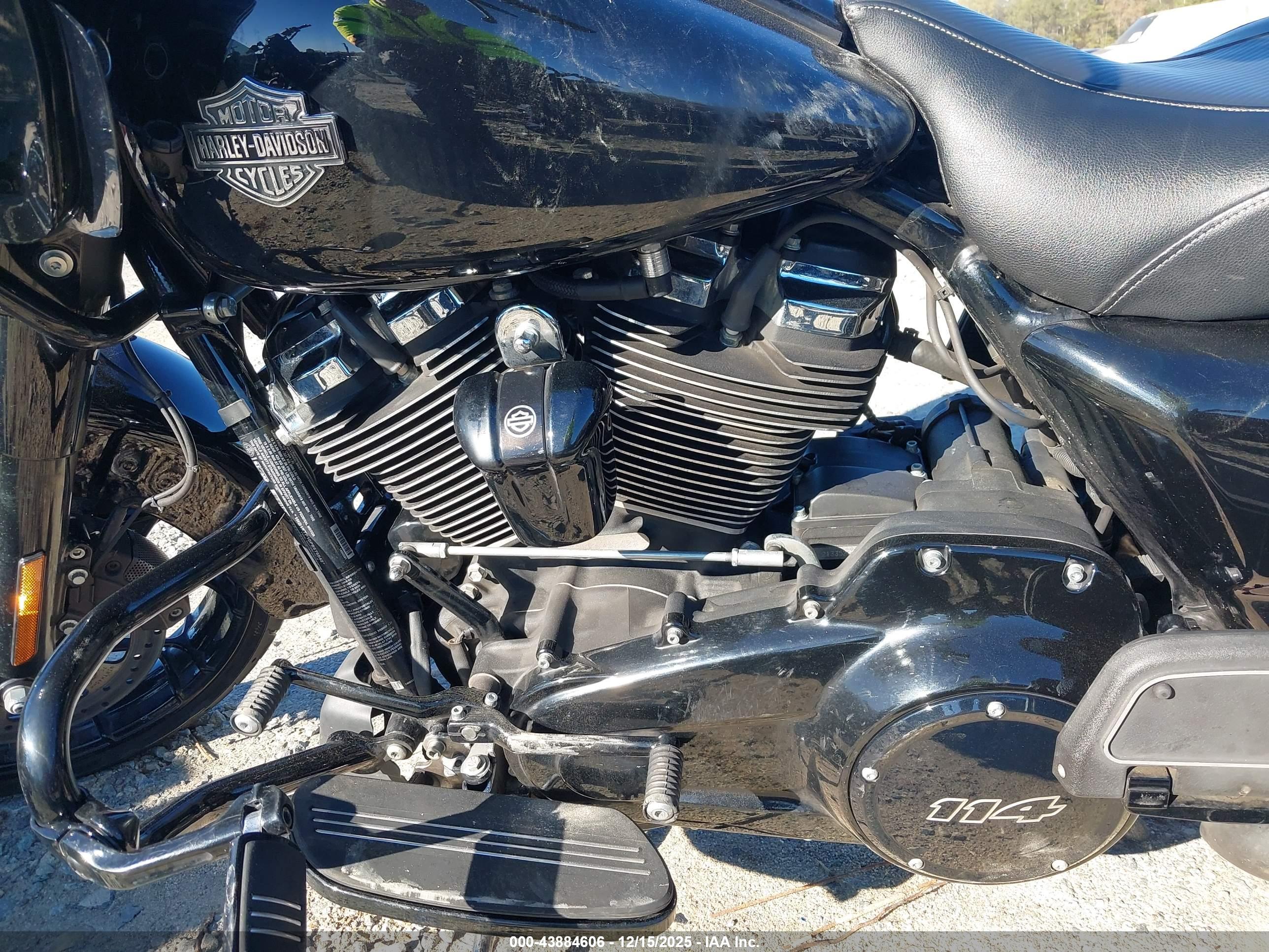HARLEY-DAVIDSON FLTRXS image 9