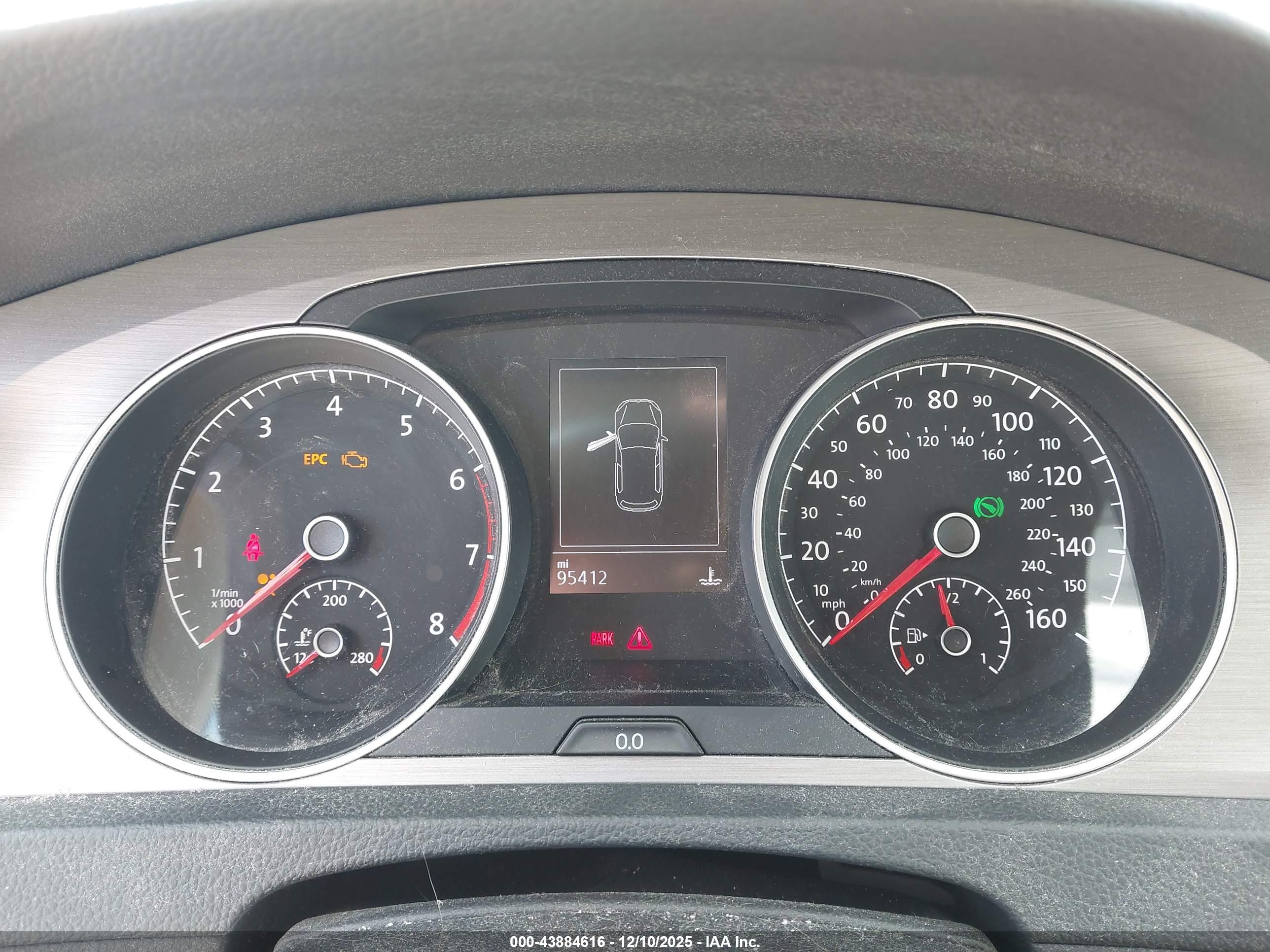 VOLKSWAGEN GOLF image 7