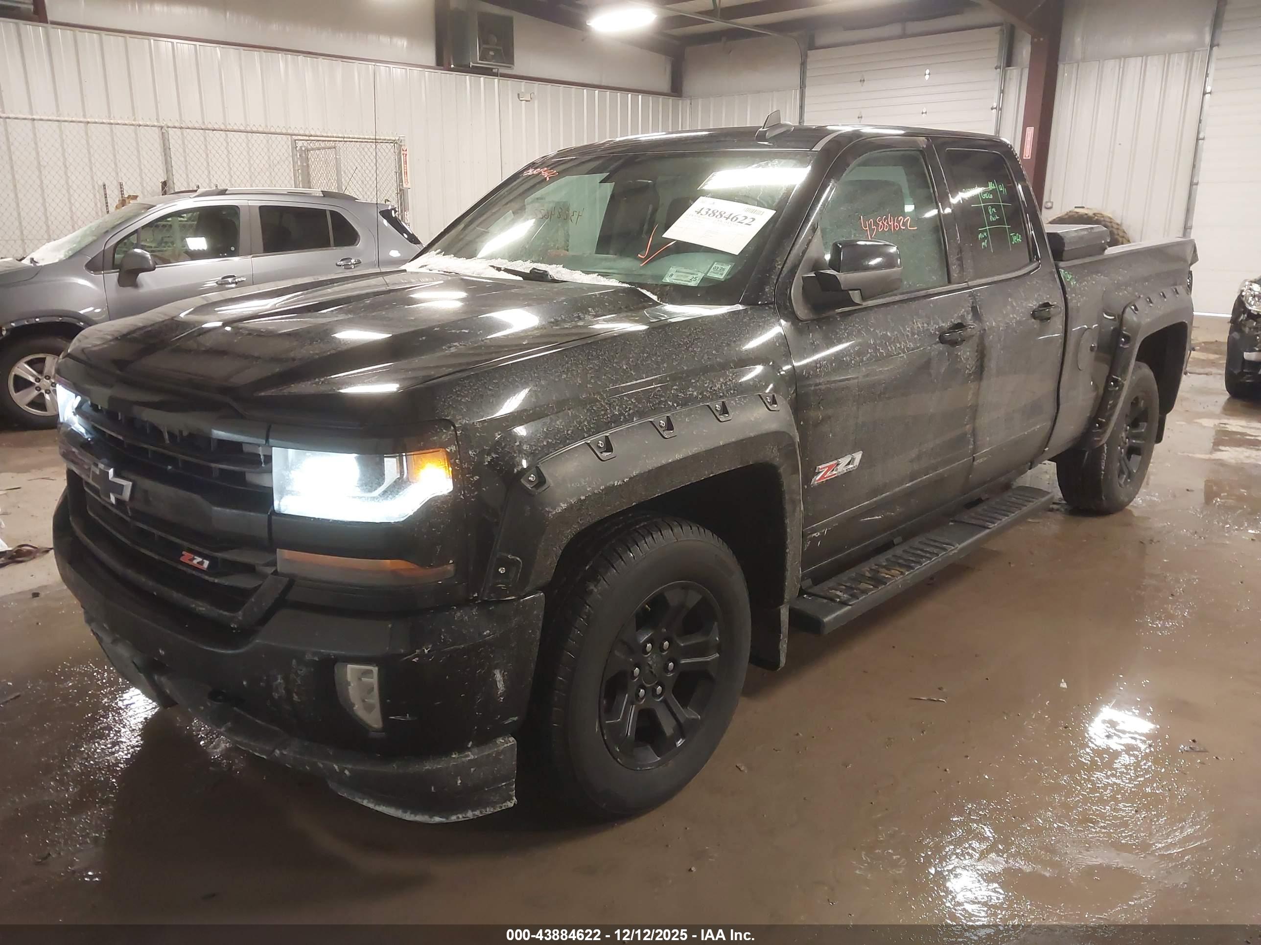 CHEVROLET SILVERADO image 2