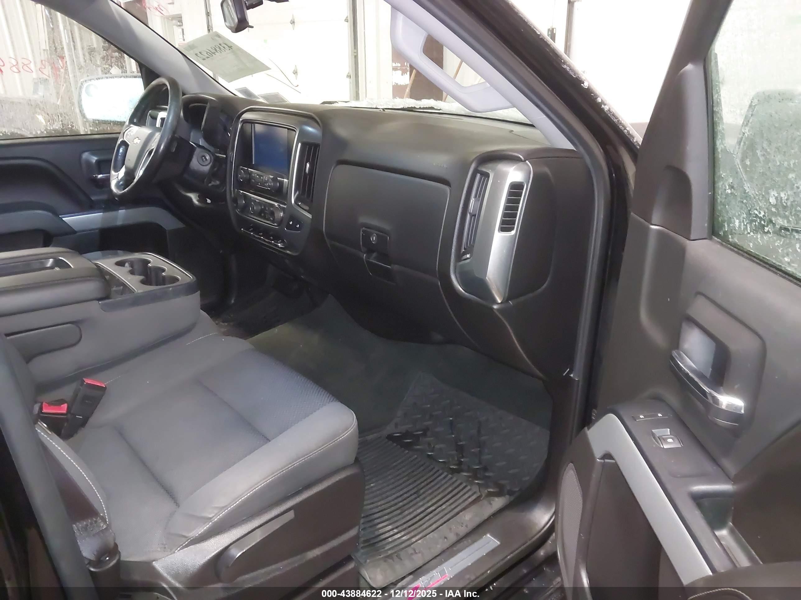 CHEVROLET SILVERADO image 5