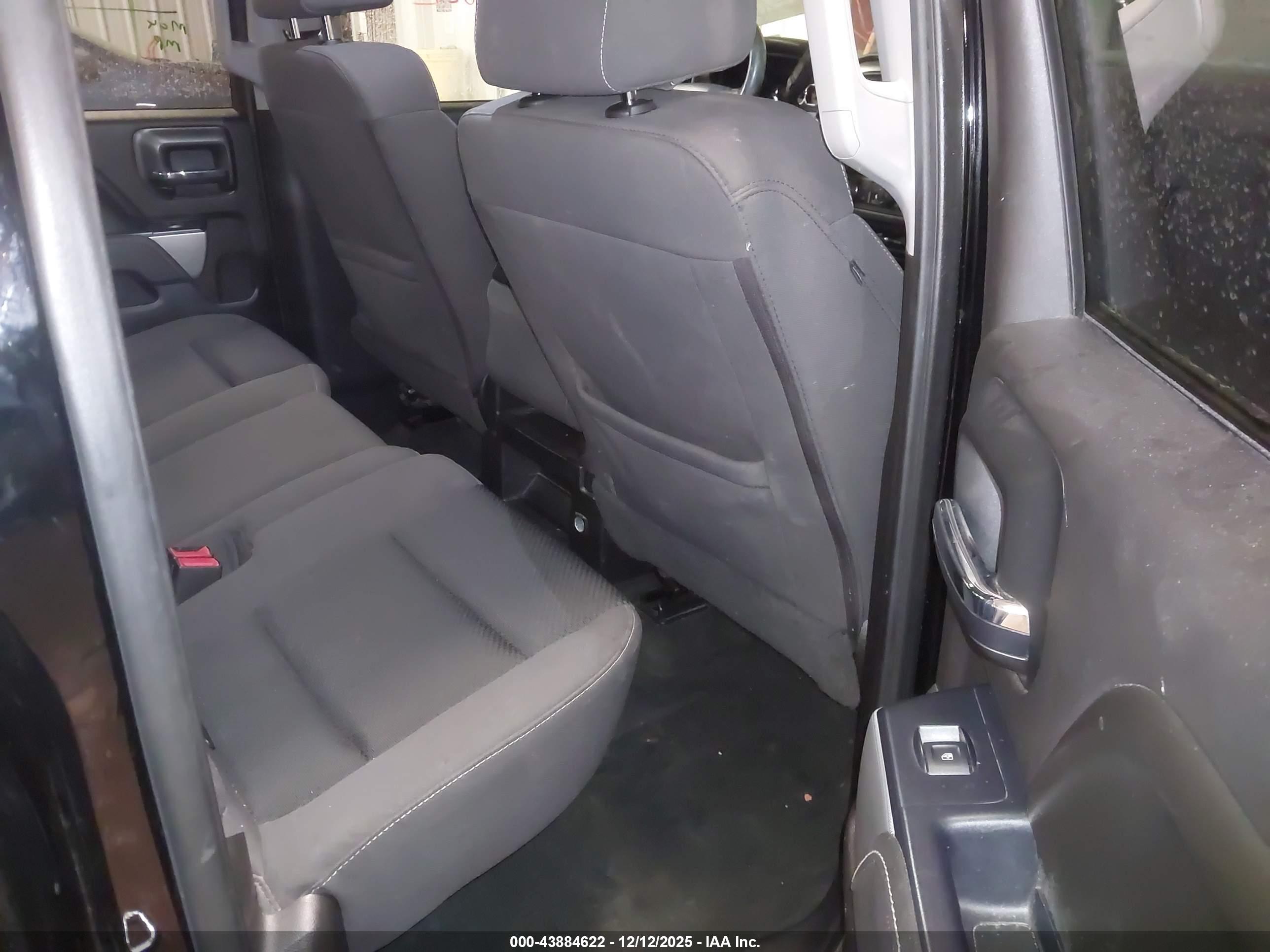 CHEVROLET SILVERADO image 8