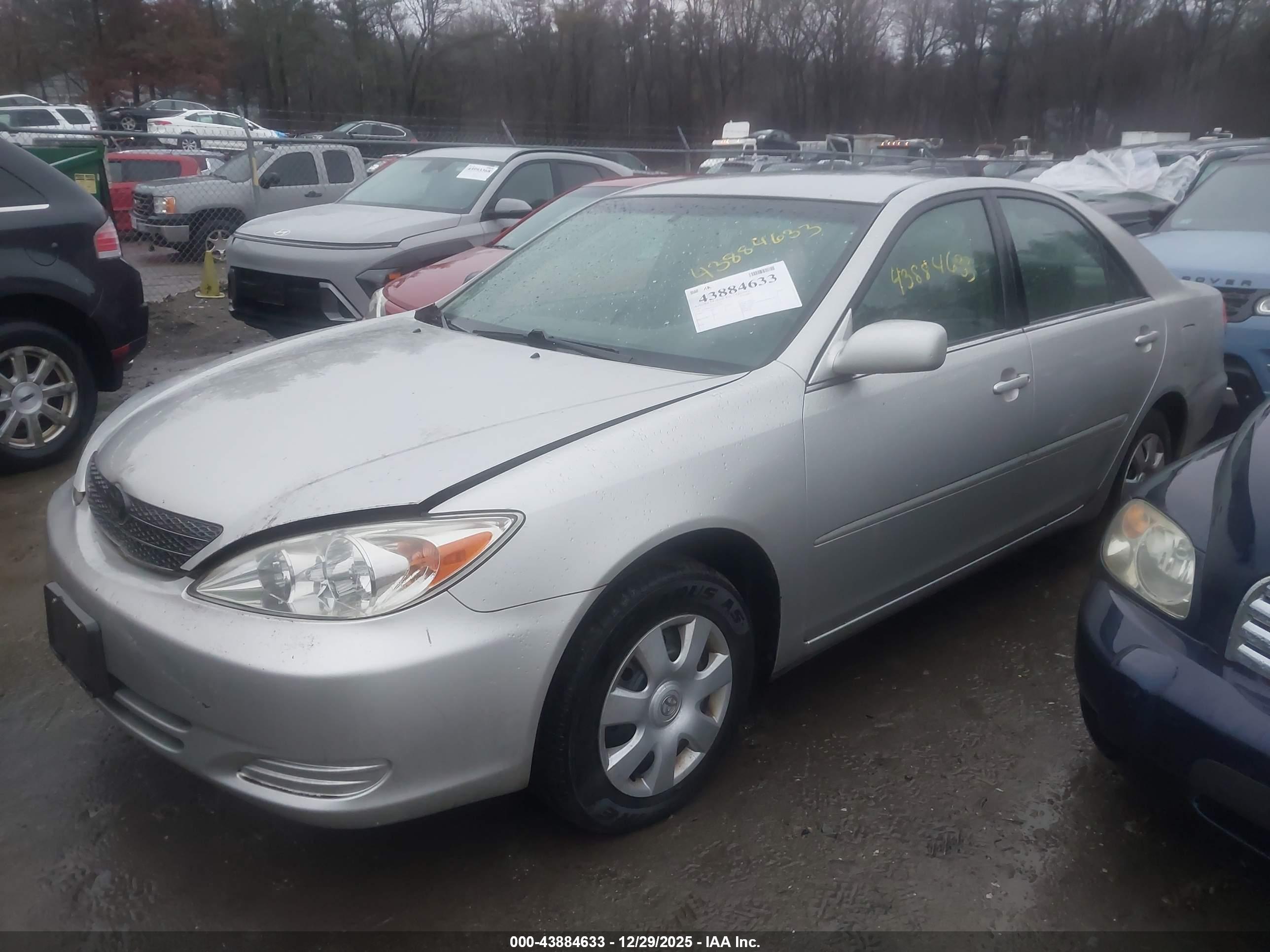 TOYOTA CAMRY image 2