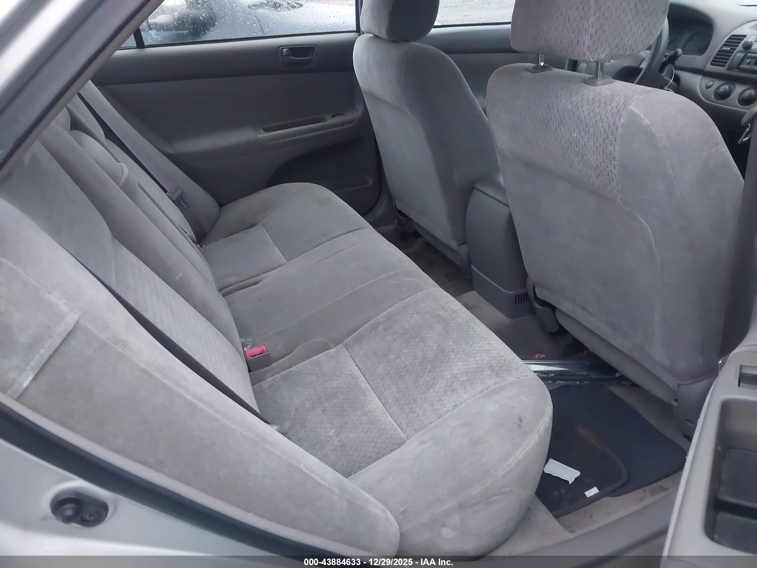 TOYOTA CAMRY image 8