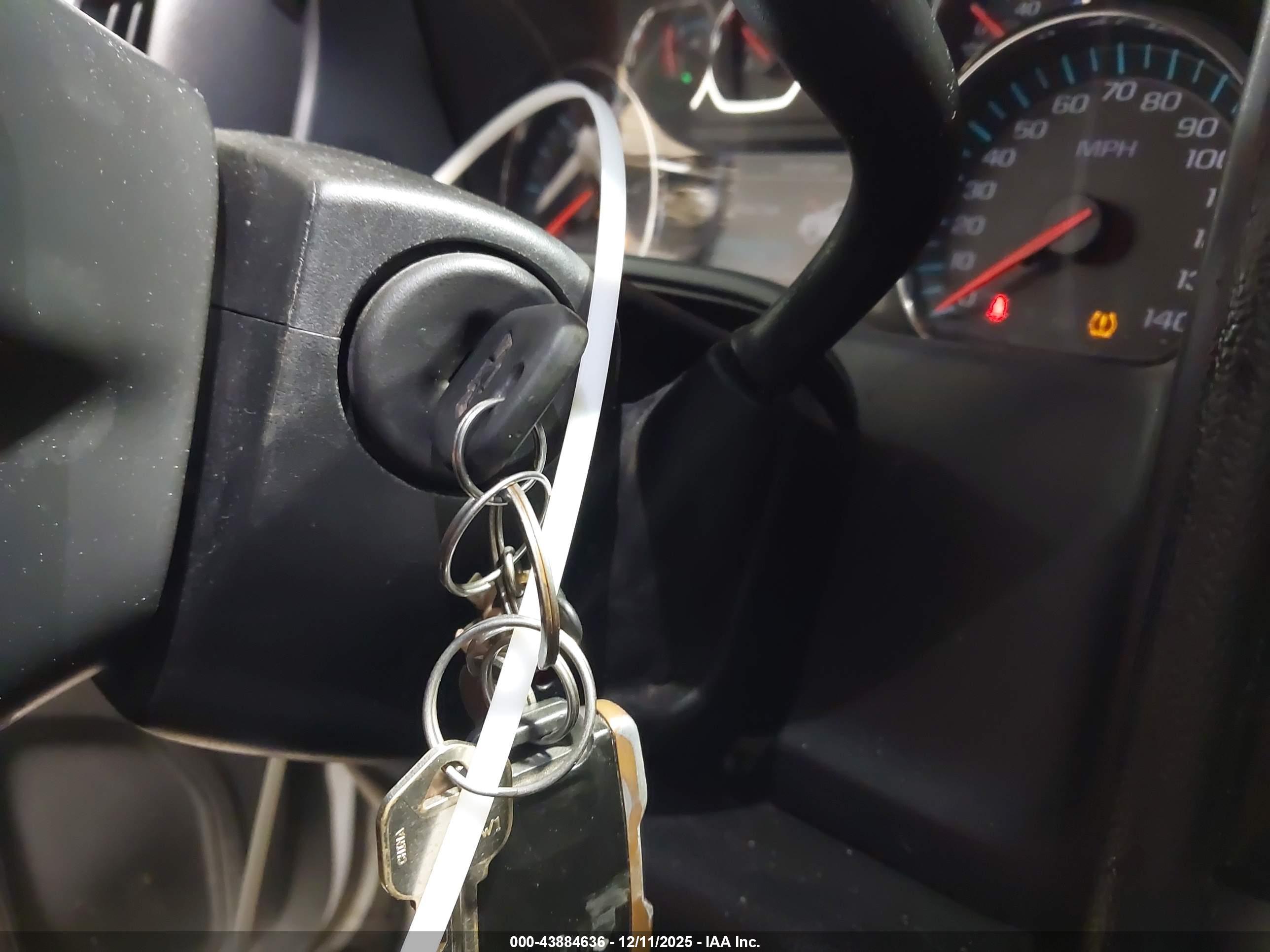 CHEVROLET SILVERADO image 11